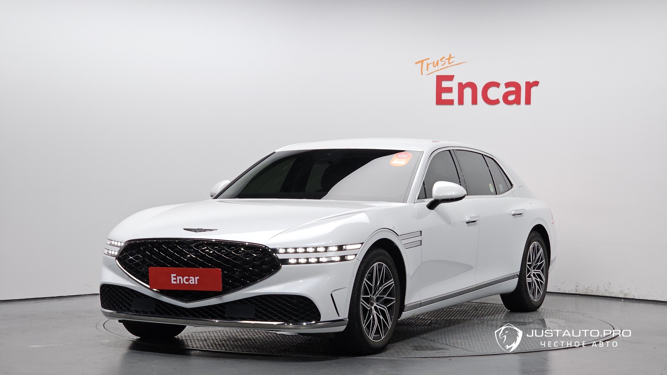 Автомобиль Genesis G90