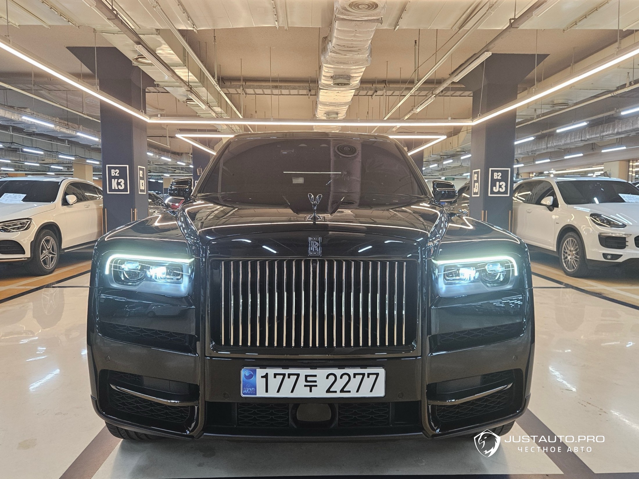 Автомобиль Rolls-Royce Cullinan