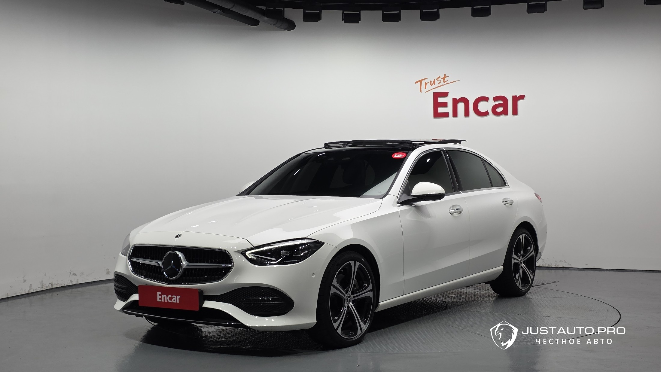 Автомобиль Mercedes-Benz C-Class