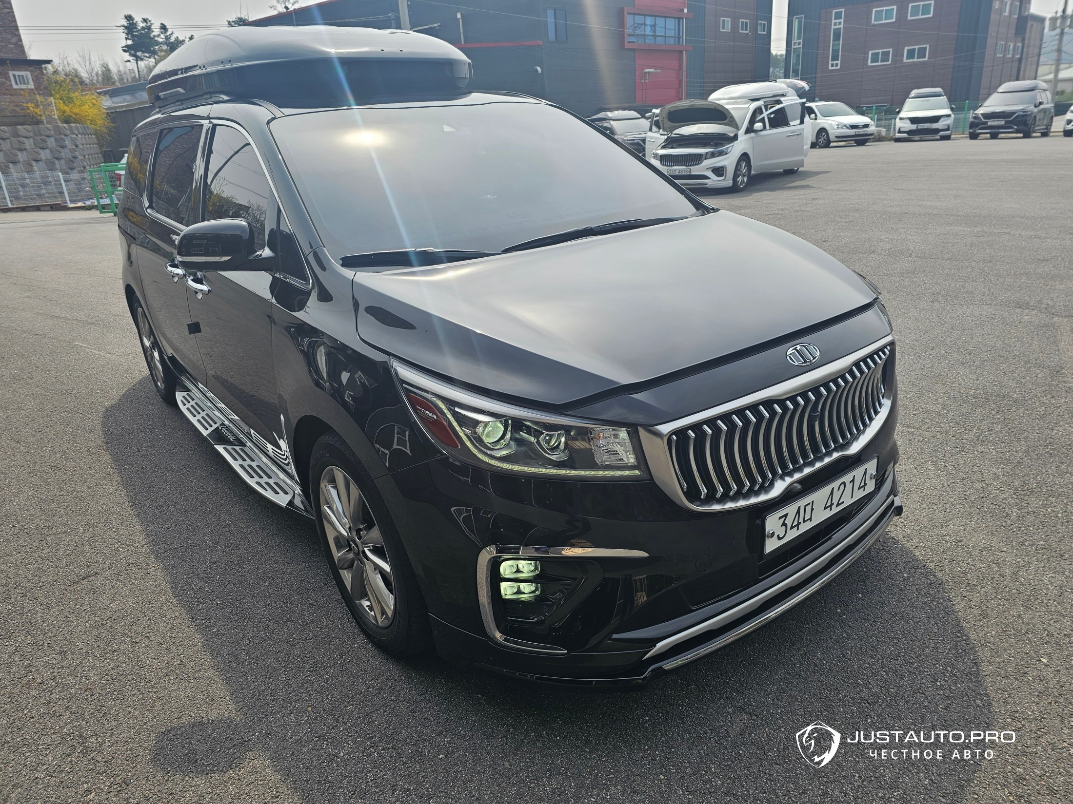 Автомобиль Kia Canival