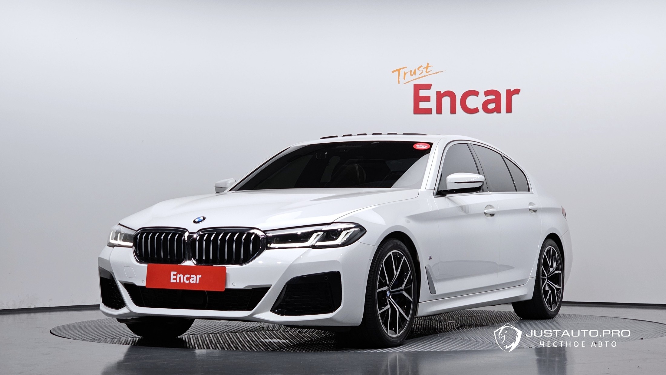 Автомобиль BMW 5-Series