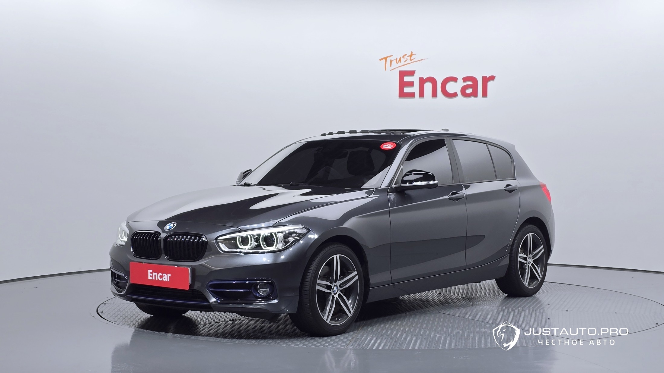 Автомобиль BMW 1-Series