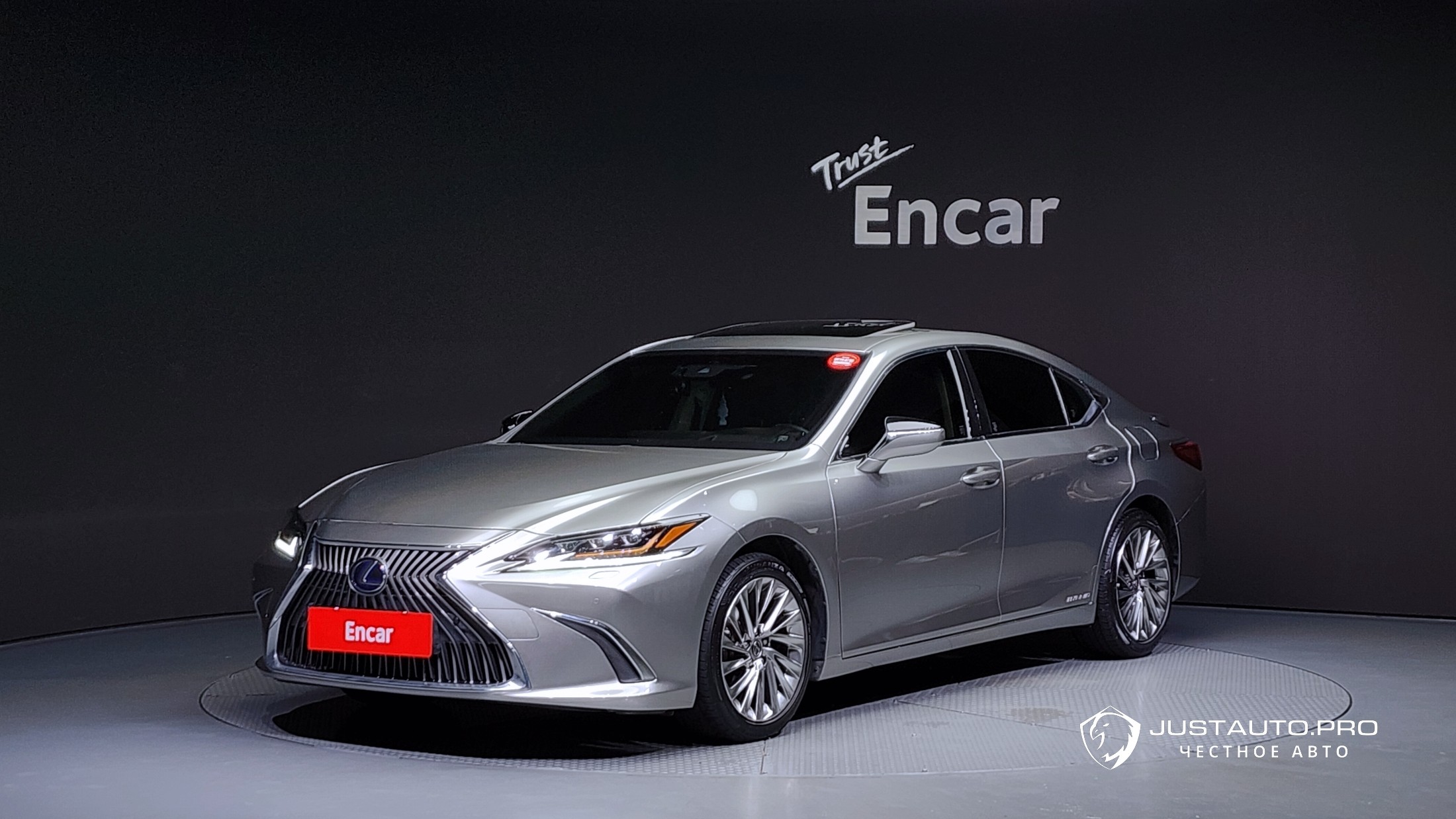 Автомобиль Lexus ES