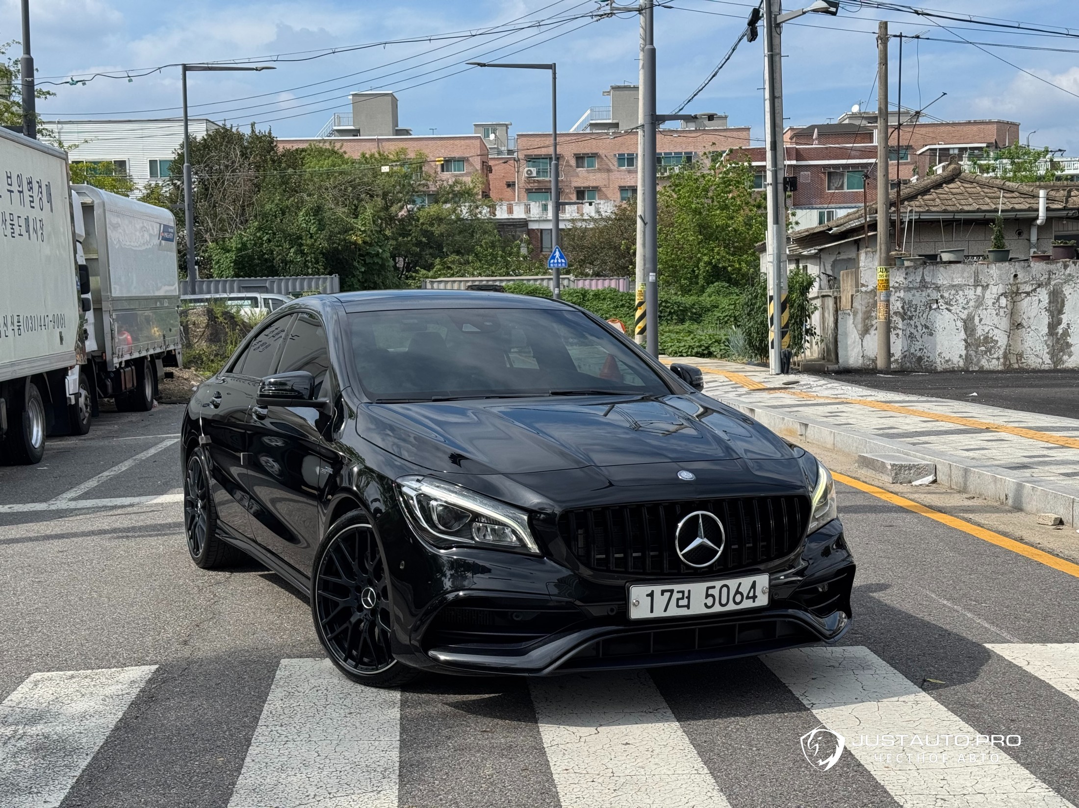 Автомобиль Mercedes-Benz CLA-Class