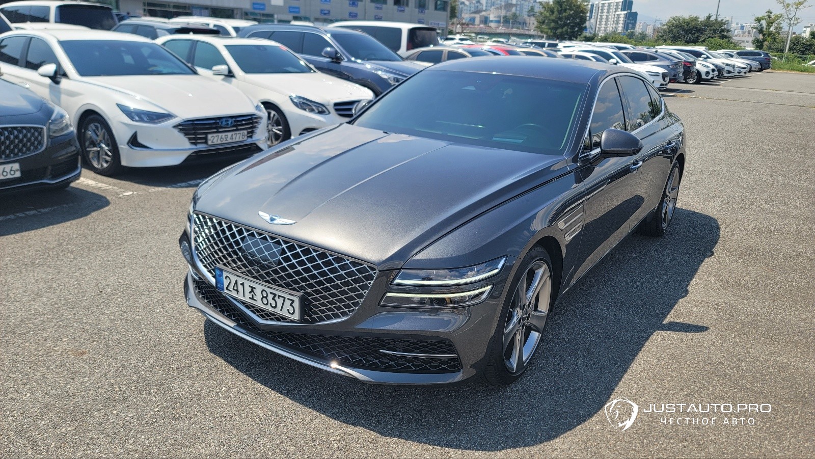 Автомобиль Genesis G80