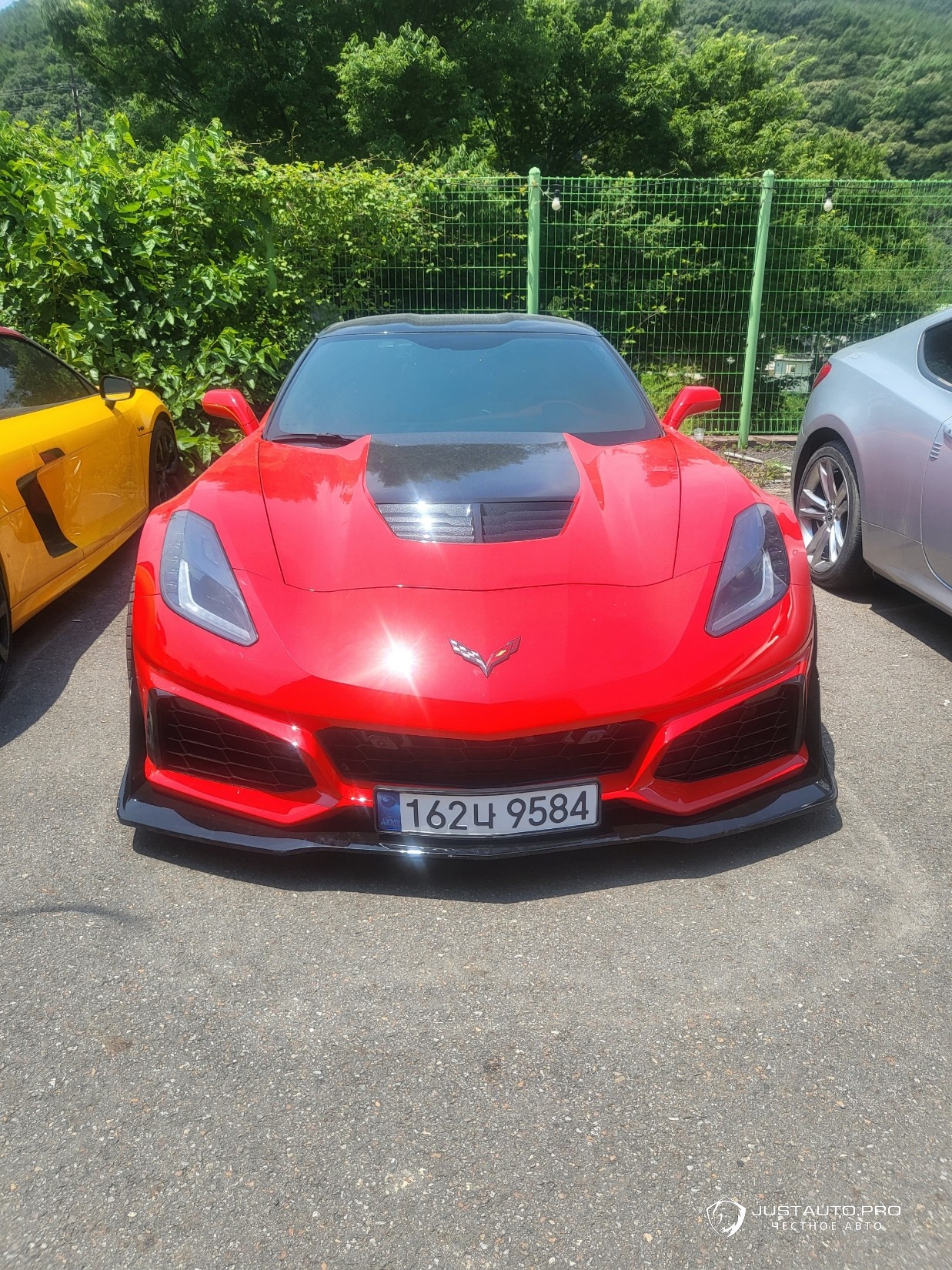 Автомобиль Chevrolet Corvette