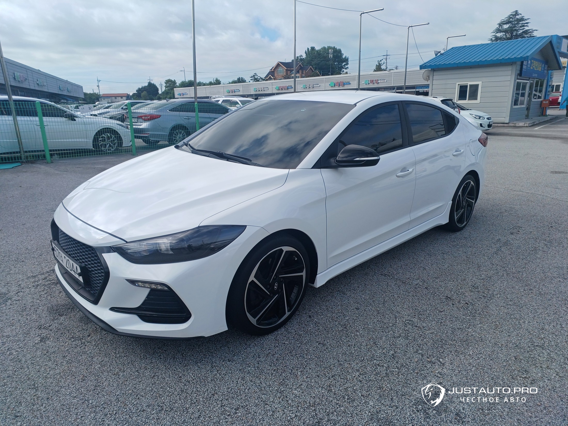 Автомобиль Hyundai AVANTE