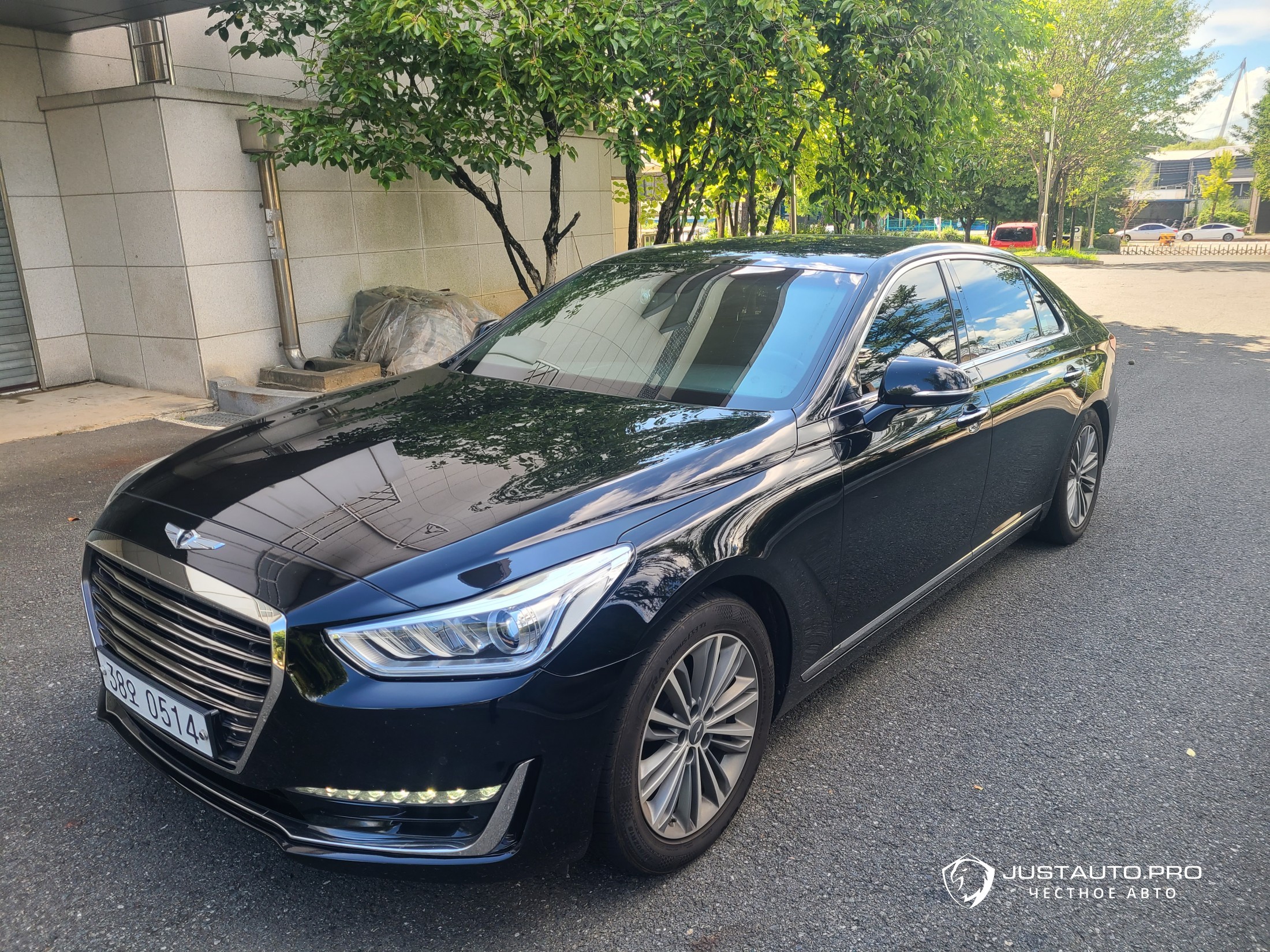 Автомобиль Genesis EQ900