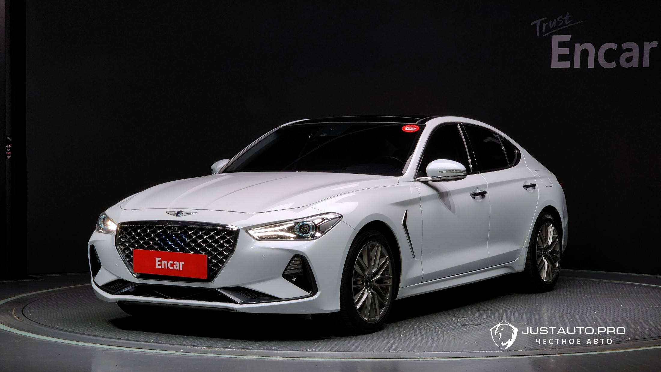 Автомобиль Genesis G70