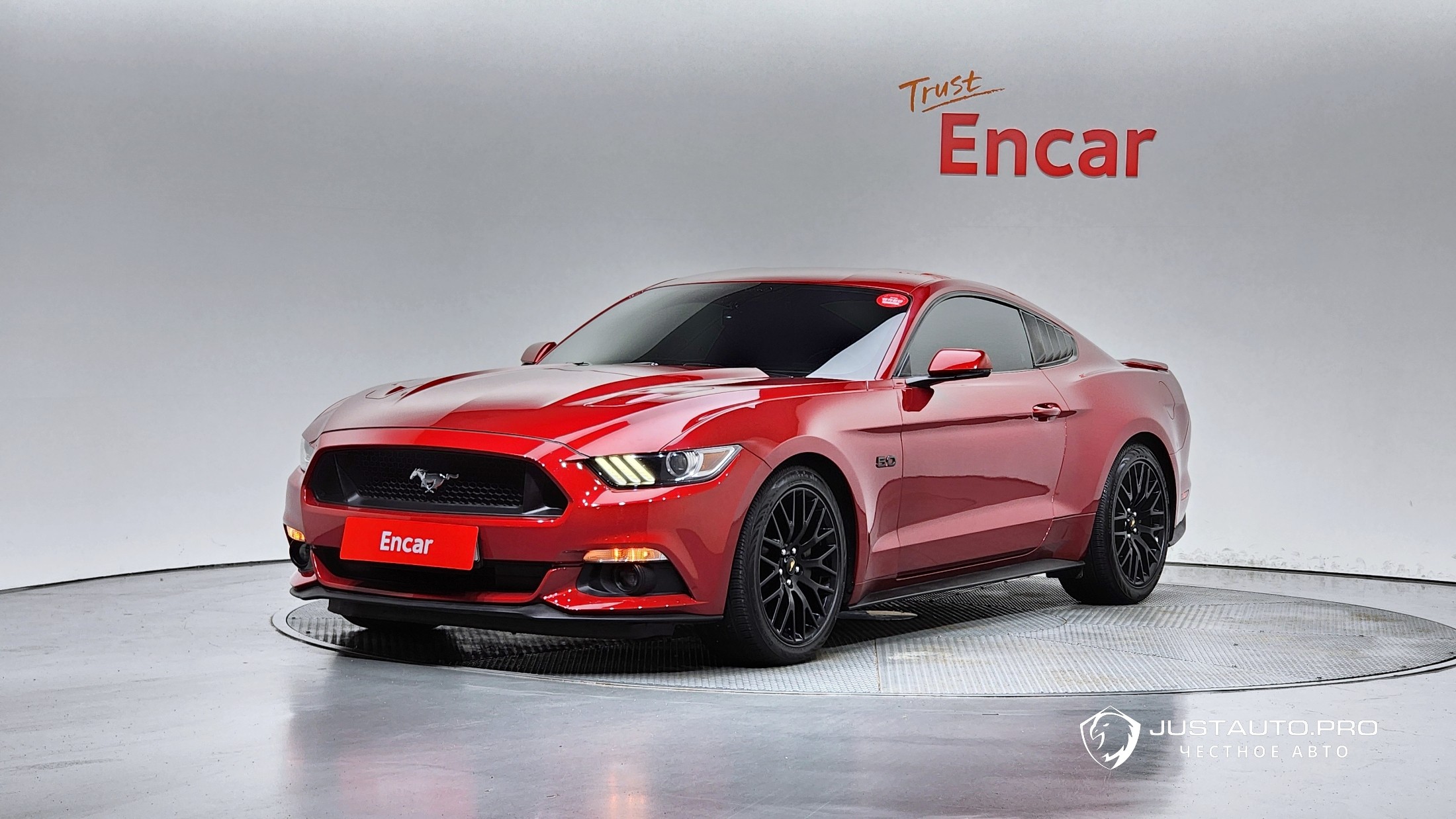 Автомобиль Ford Mustang