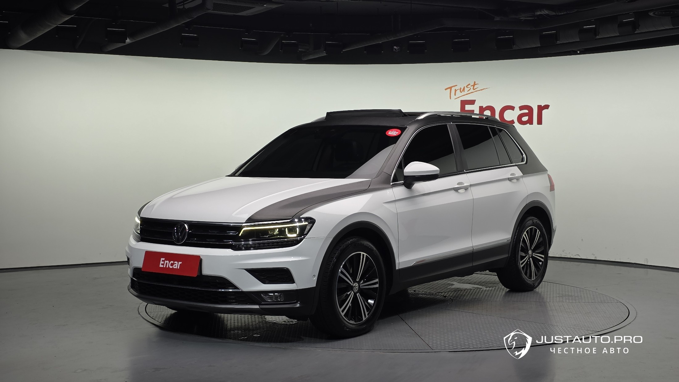 Автомобиль Volkswagen Tiguan