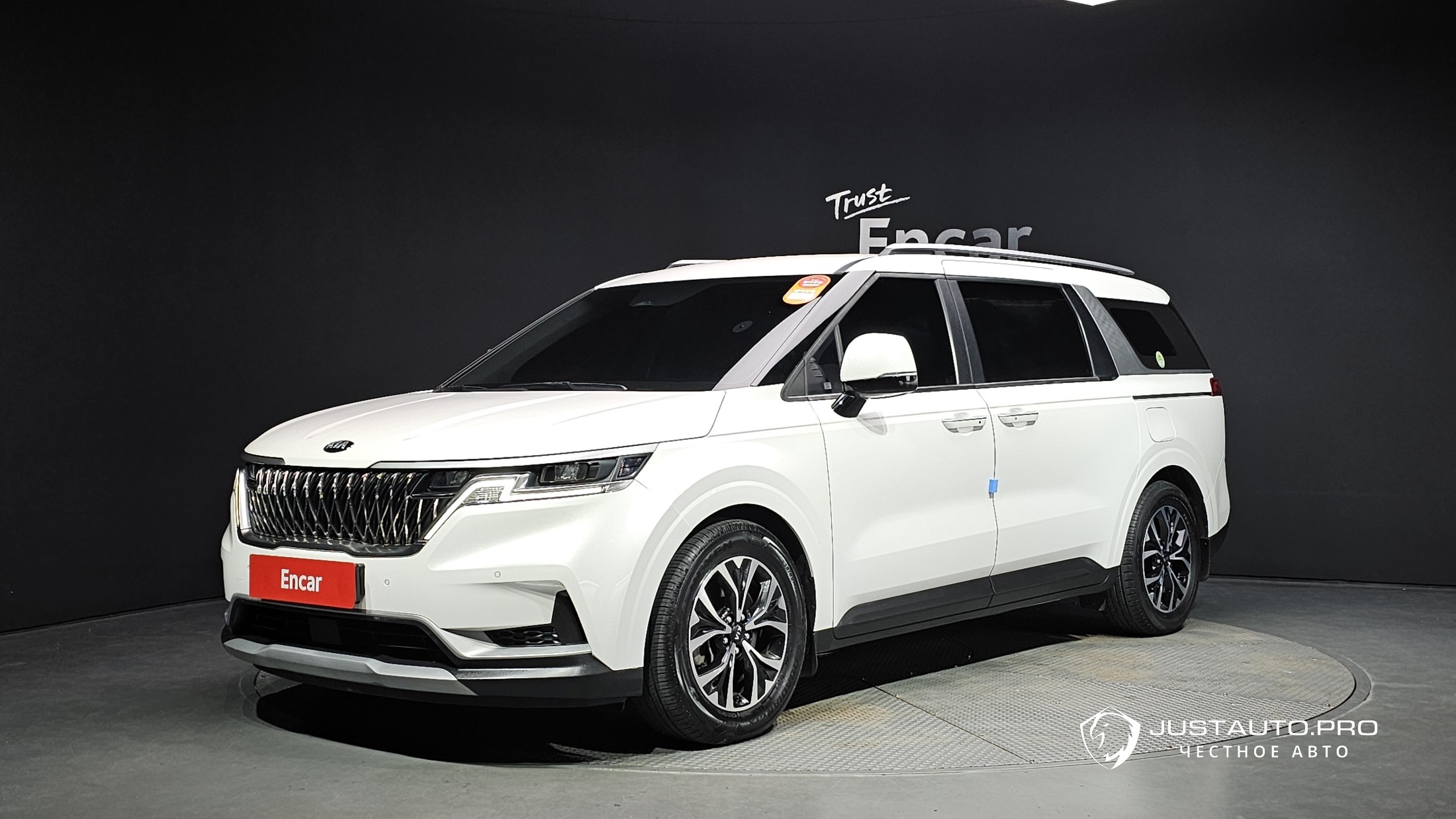 Автомобиль Kia Canival