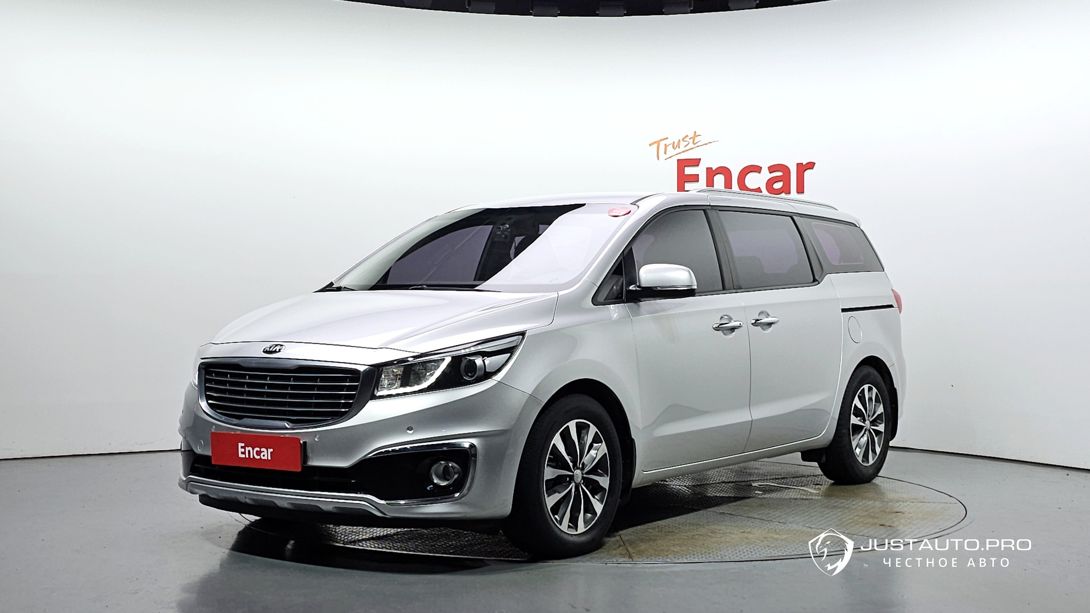Автомобиль Kia Canival