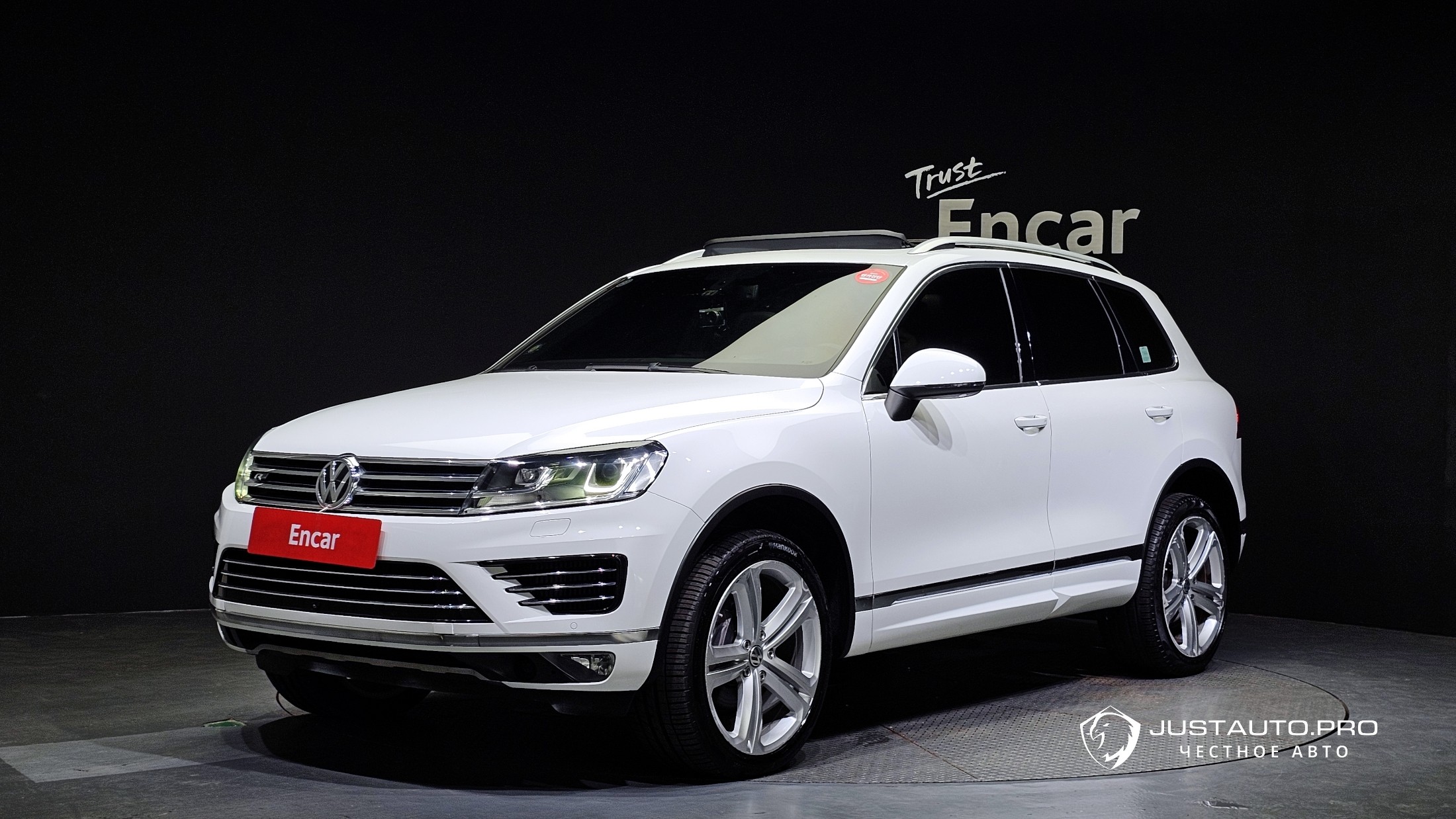 Автомобиль Volkswagen Touareg