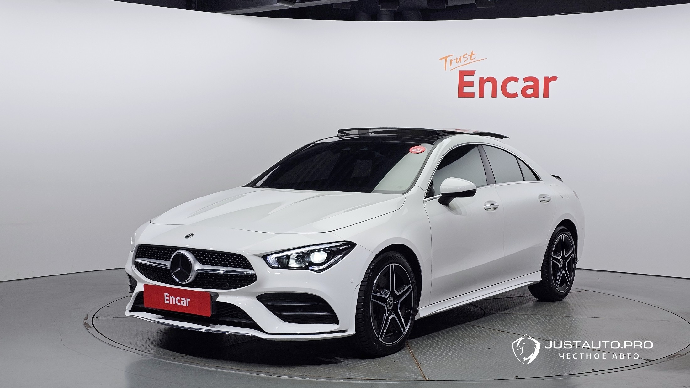 Автомобиль Mercedes-Benz CLA-Class