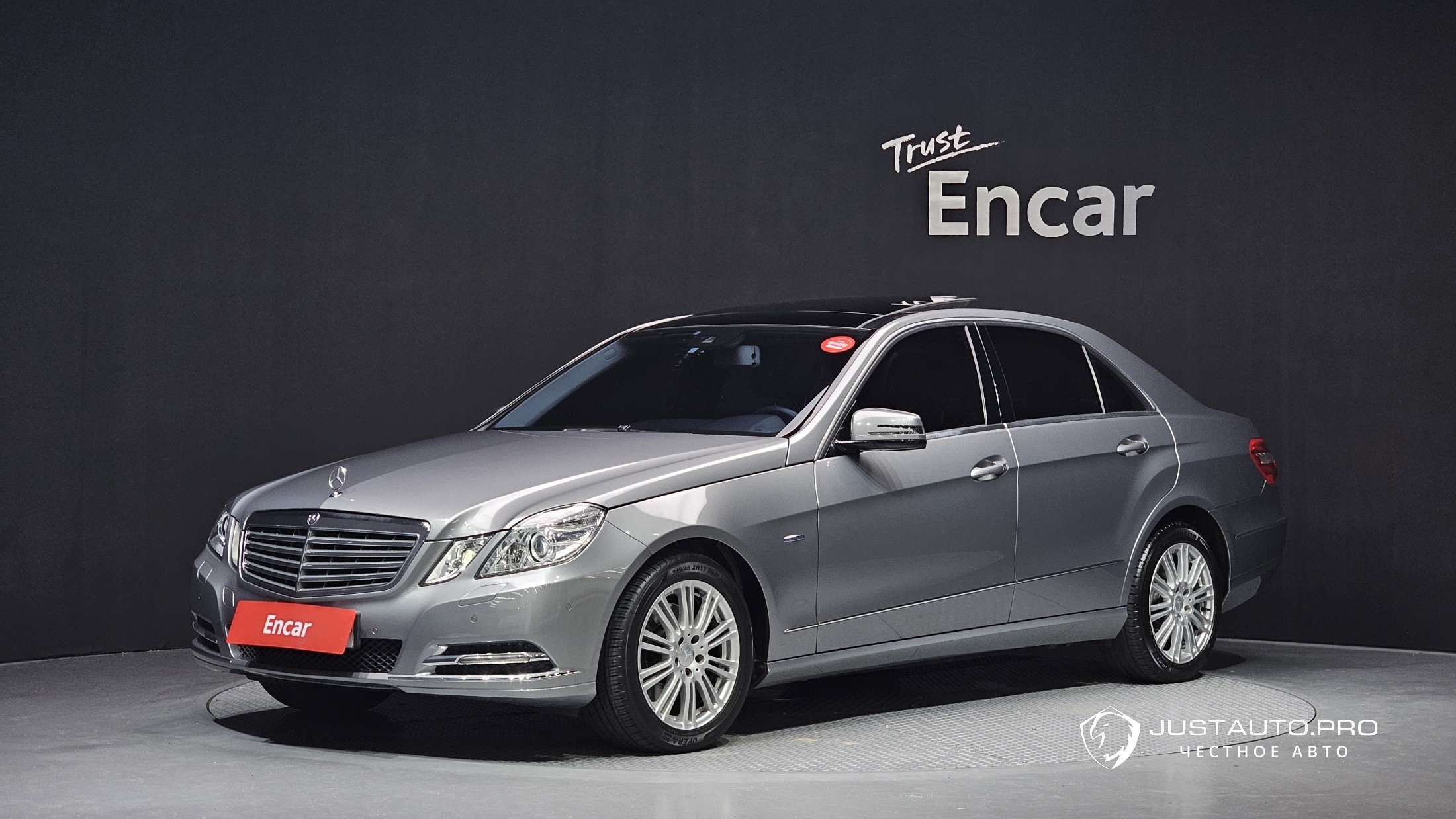 Автомобиль Mercedes-Benz E-Class