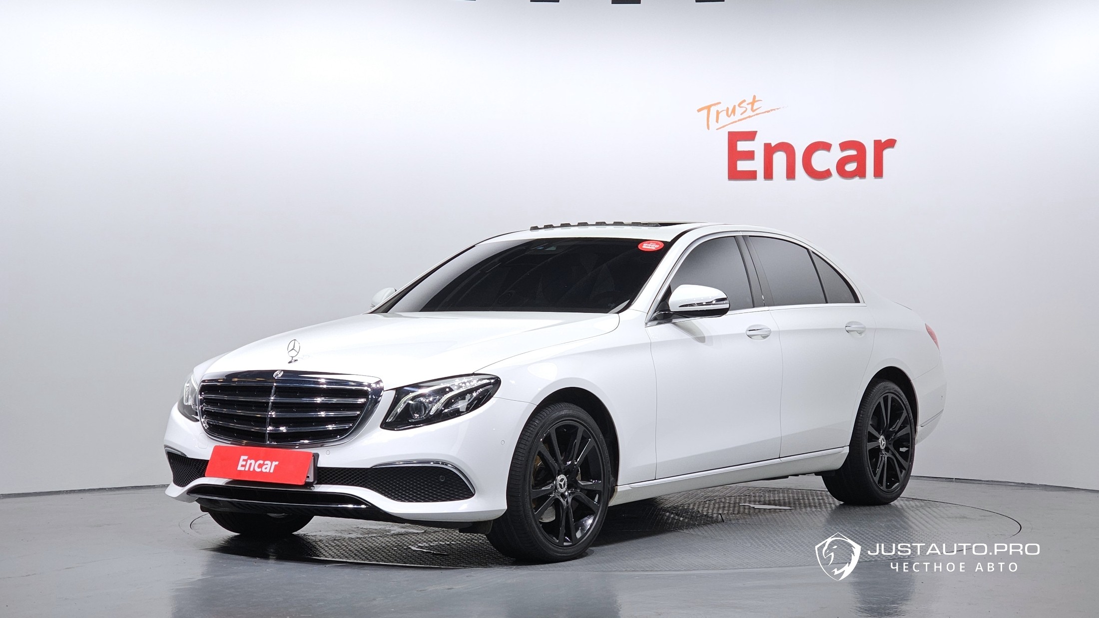 Автомобиль Mercedes-Benz E-Class
