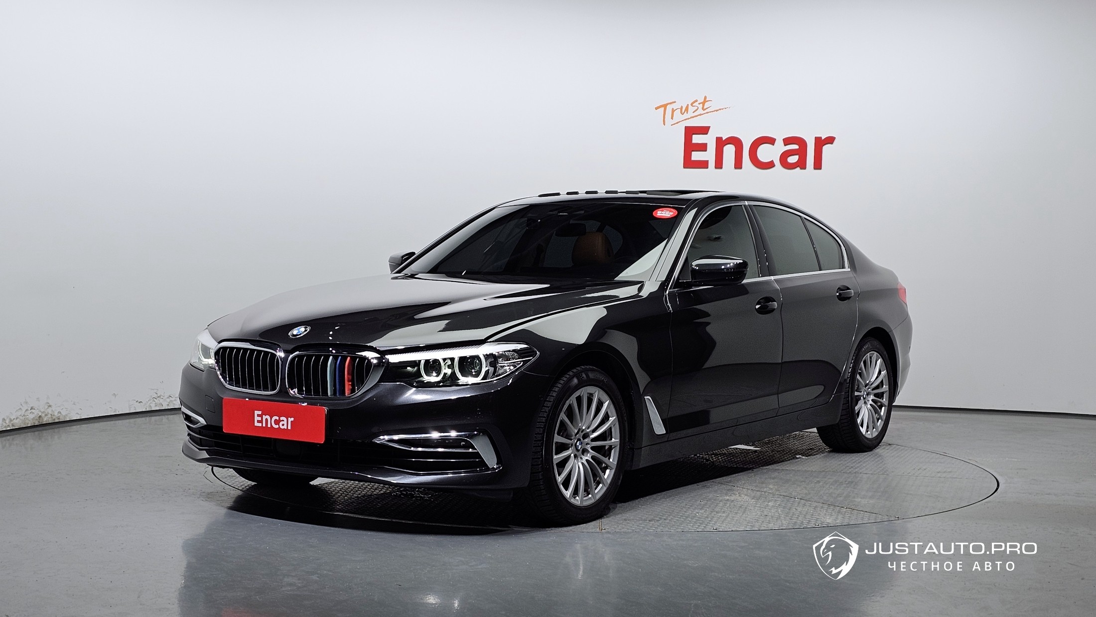 Автомобиль BMW 5-Series