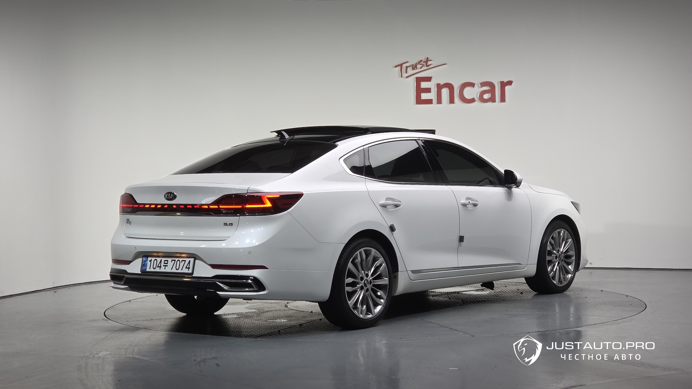 Автомобиль Kia K7