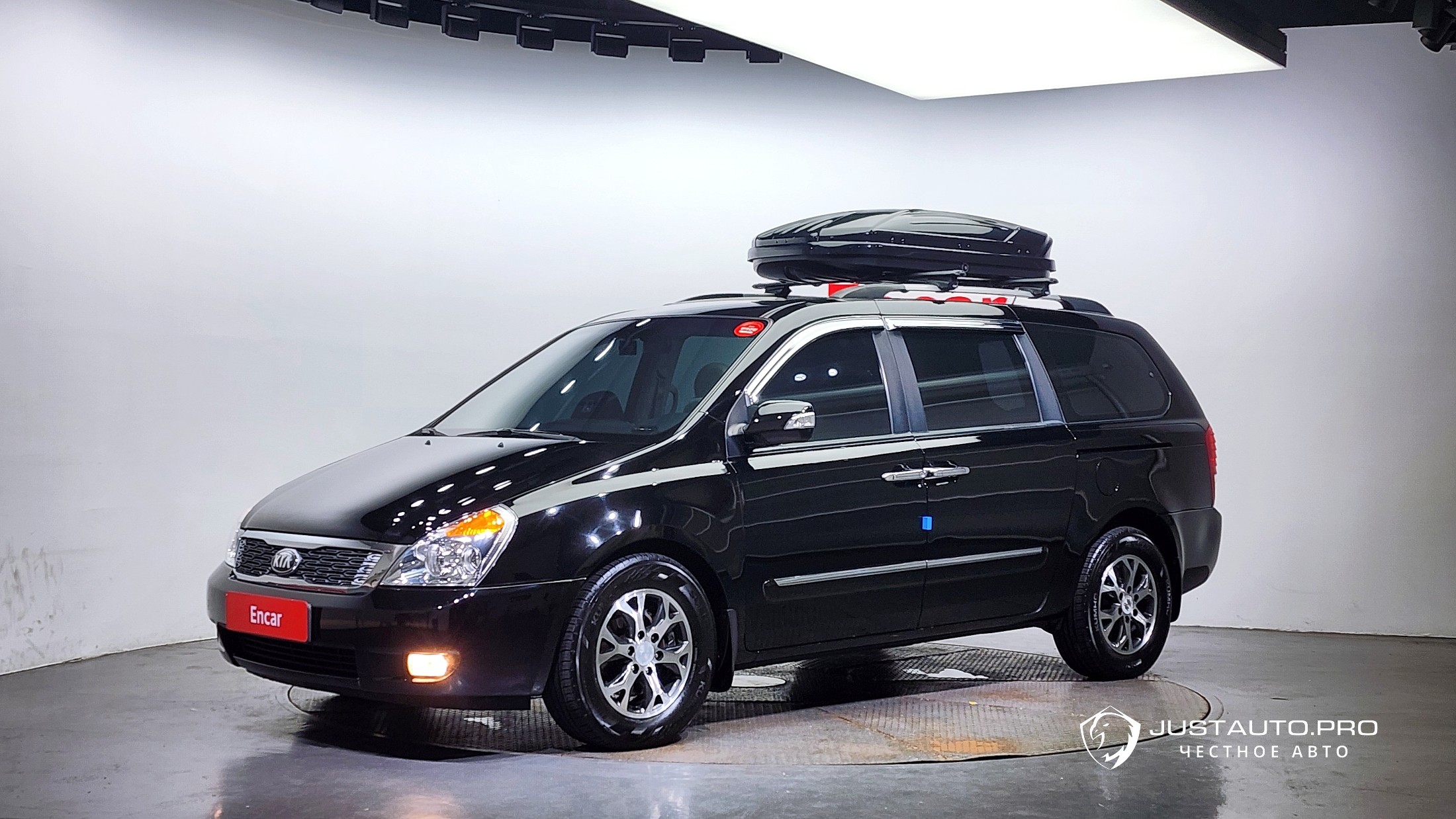 Автомобиль Kia Canival