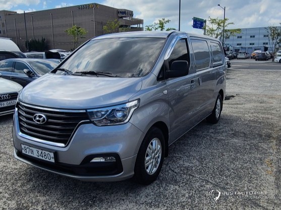 Автомобиль Hyundai Starex
