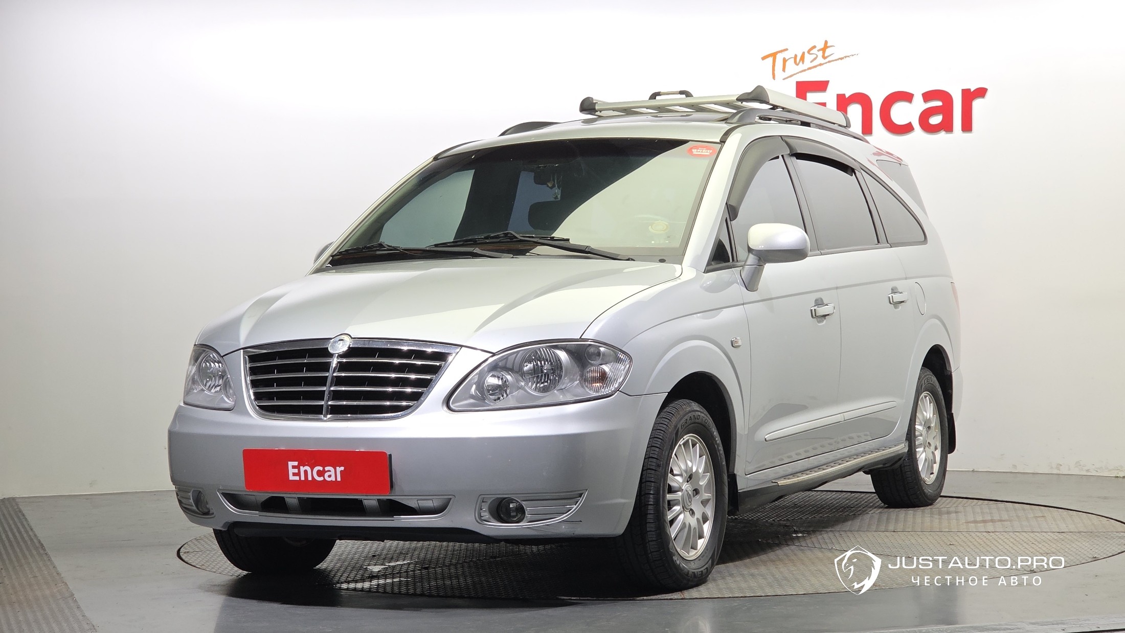 Автомобиль KG_Mobility_Ssangyong Rodius