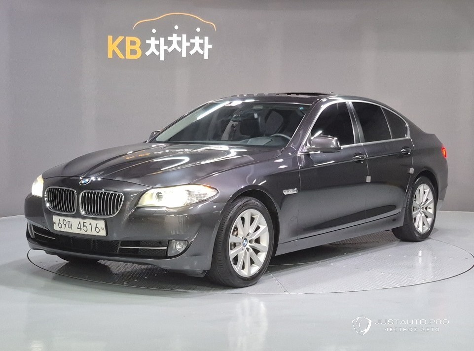 Автомобиль BMW 5-Series