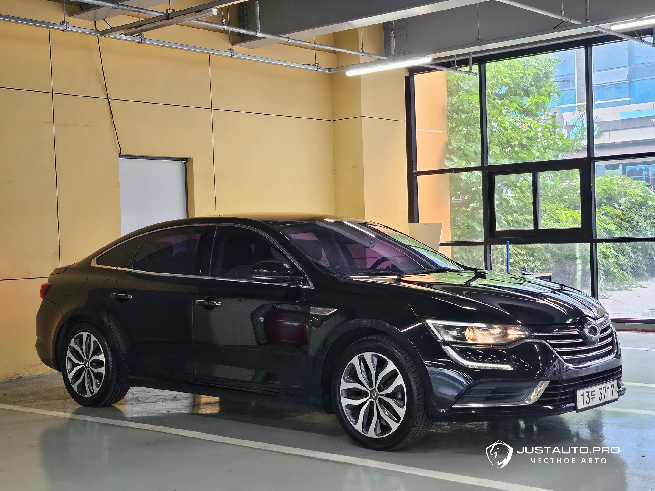 Автомобиль Renault-KoreaSamsung SM6