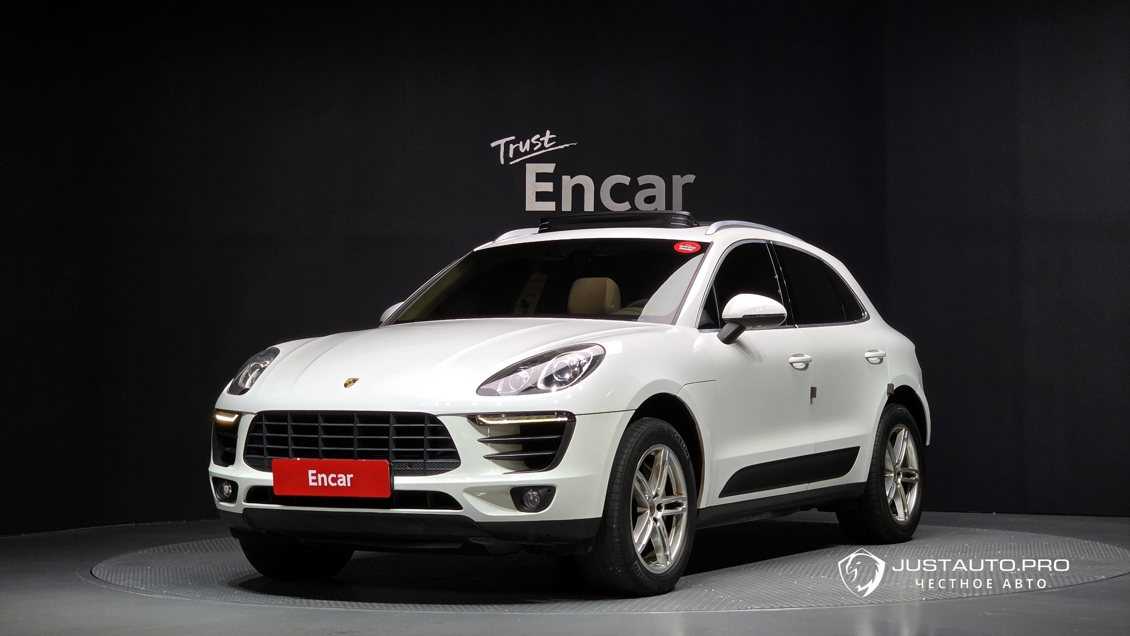 Автомобиль Porsche Macan