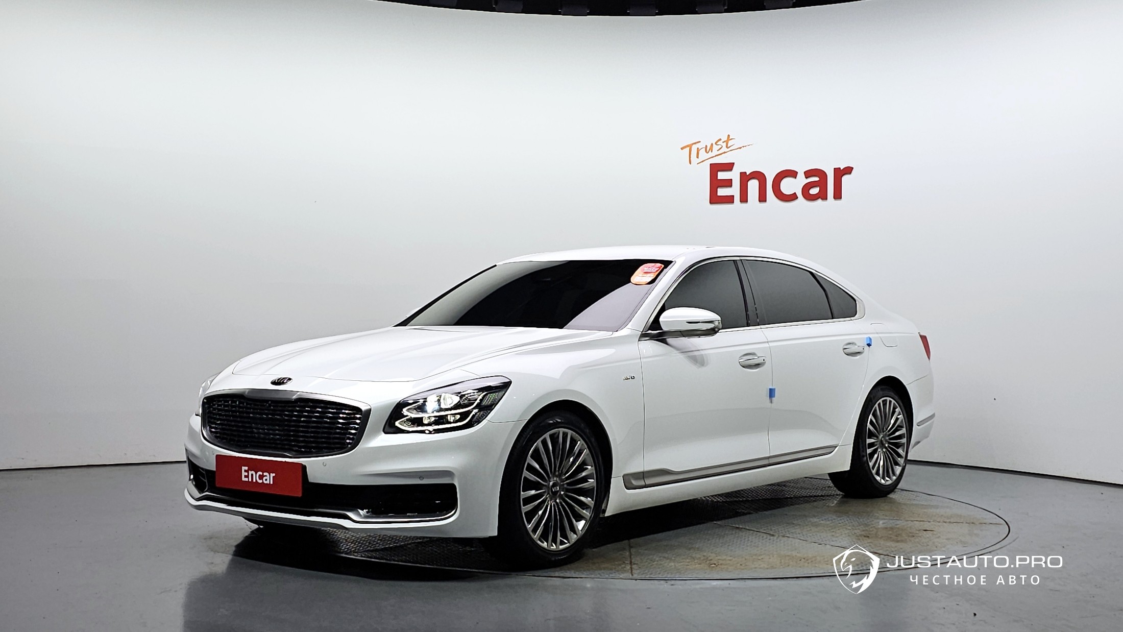 Автомобиль Kia K9