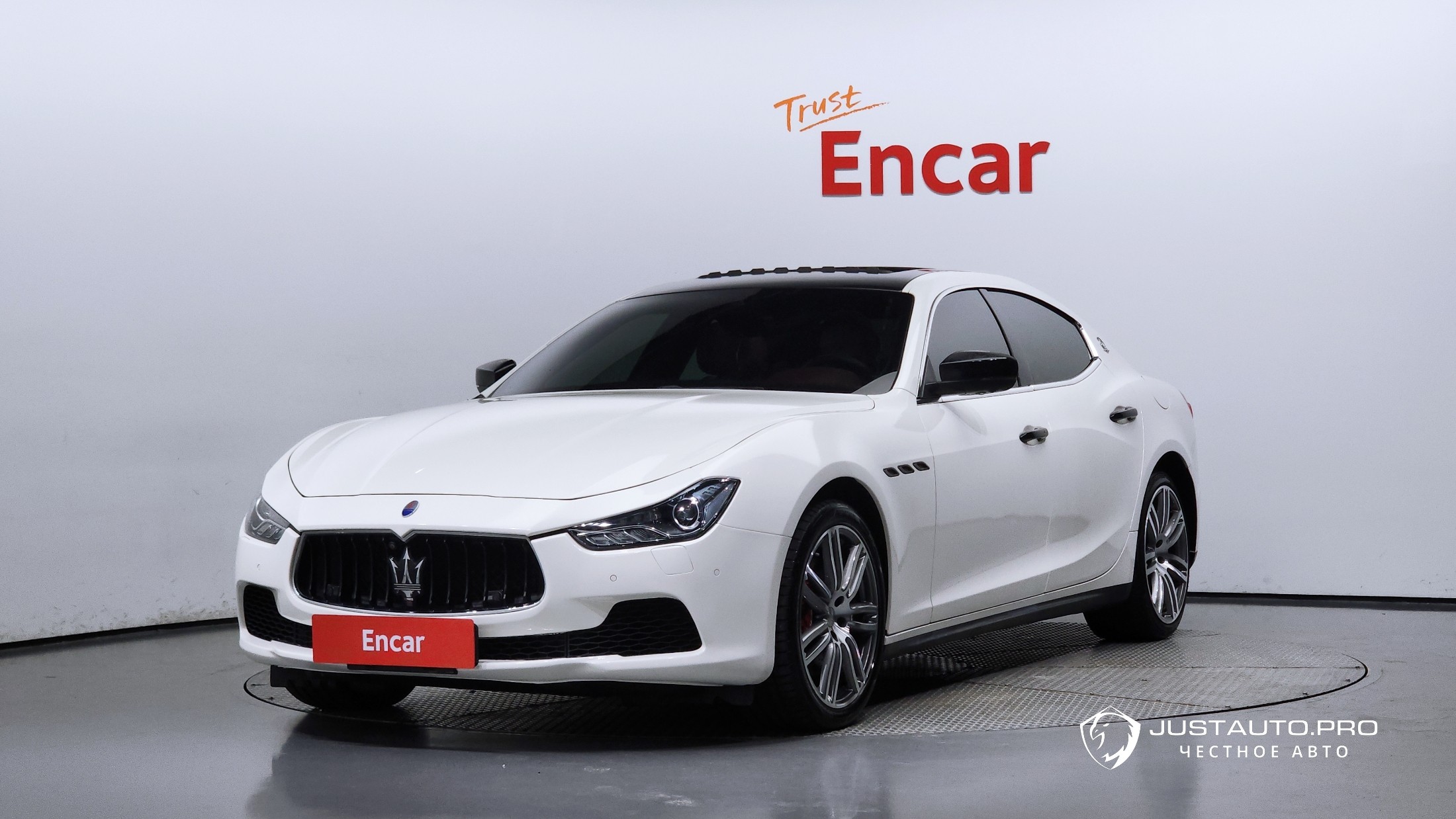 Автомобиль Maserati Ghibli