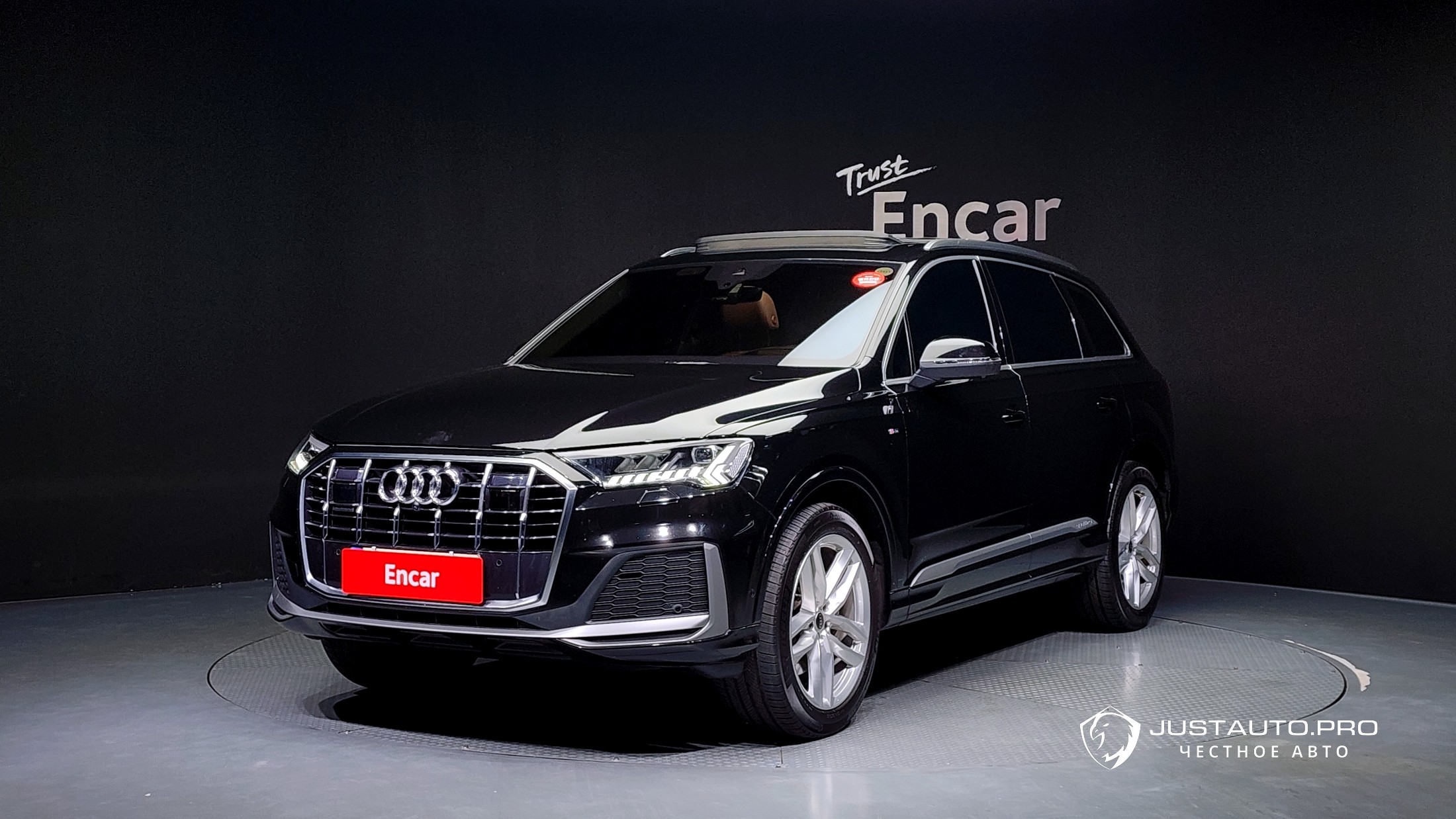 Автомобиль Audi Q7