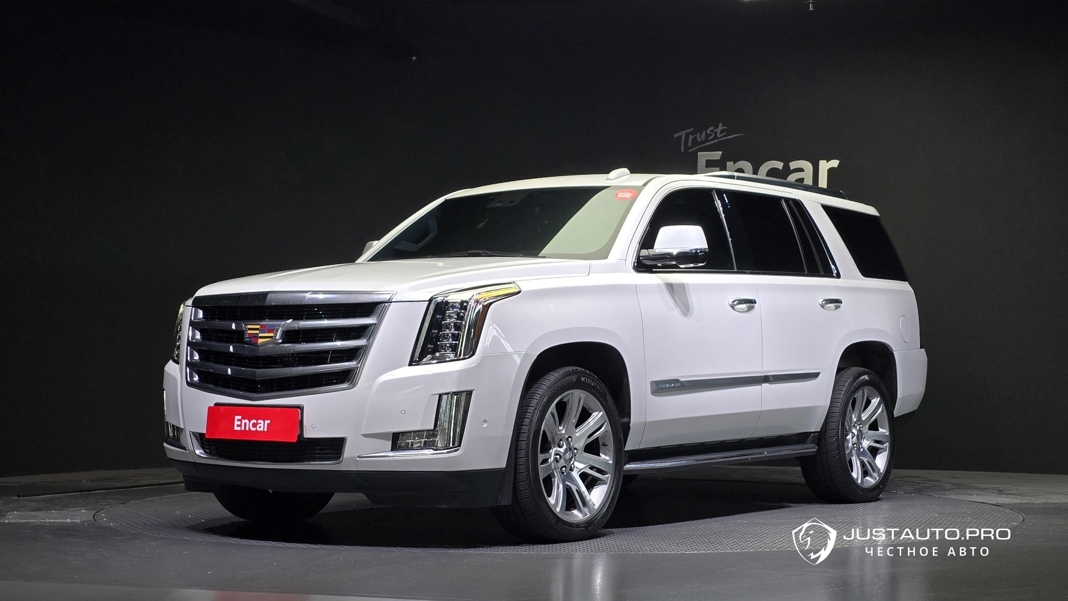 Автомобиль Cadillac Escalade