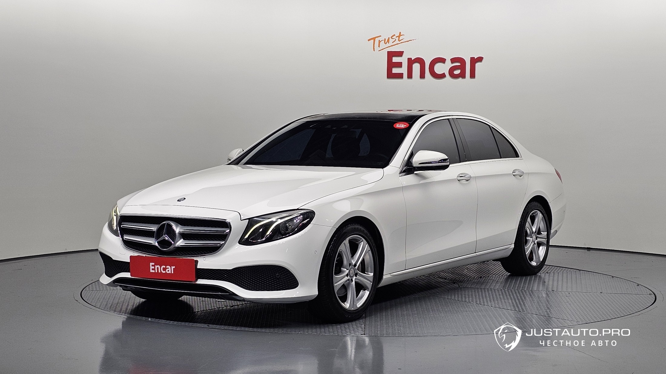 Автомобиль Mercedes-Benz E-Class