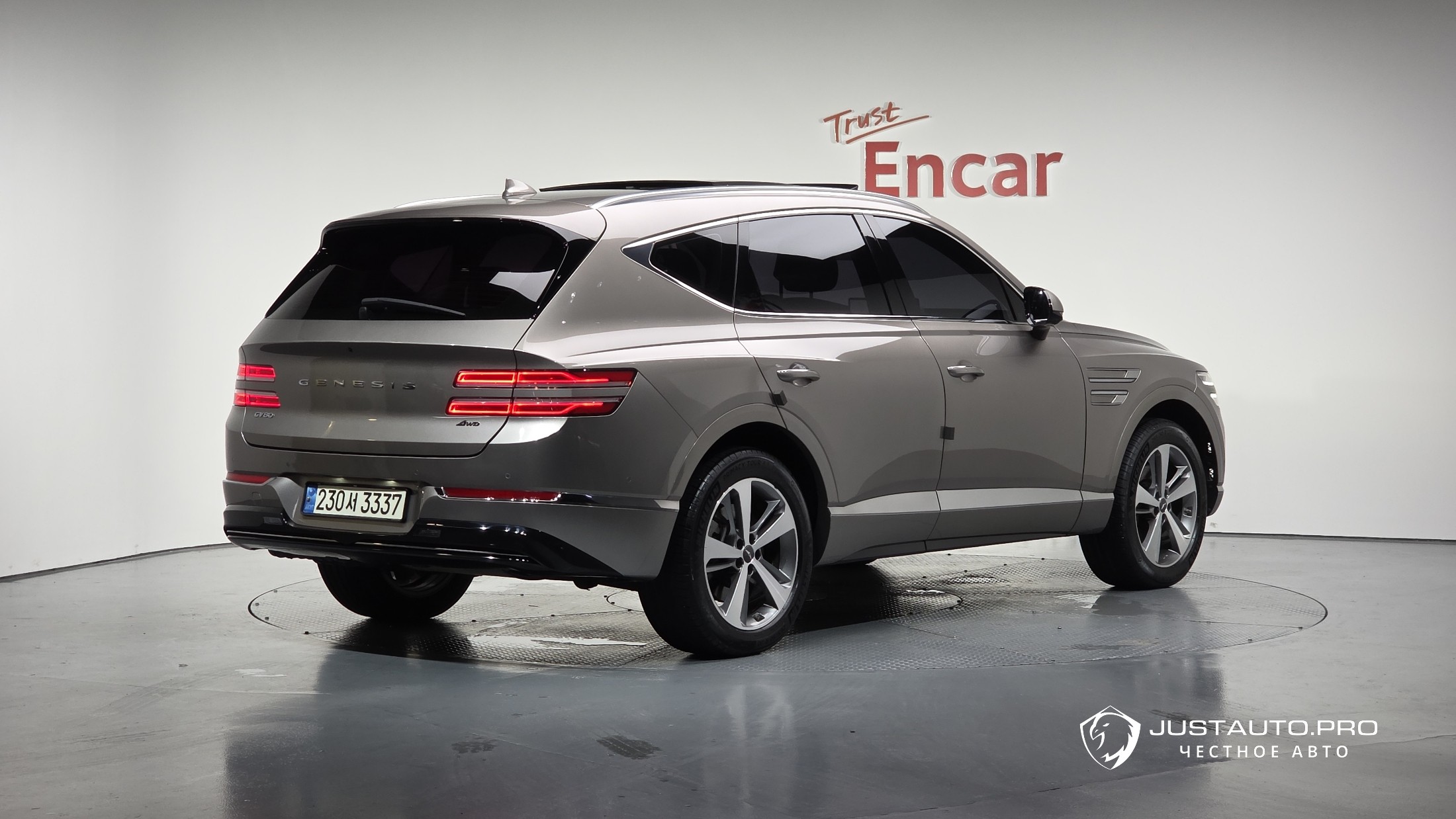 Автомобиль Genesis GV80