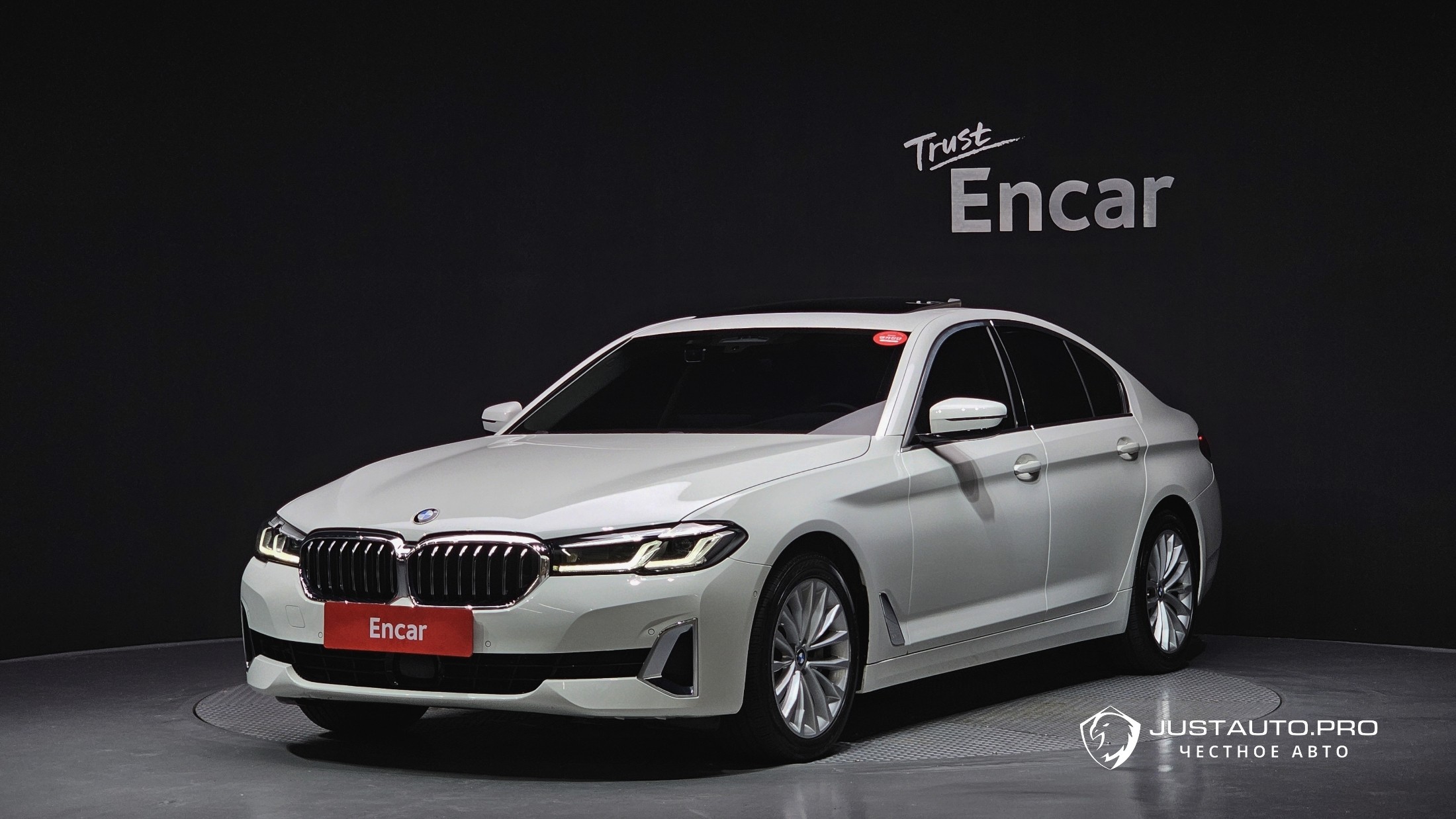 Автомобиль BMW 5-Series