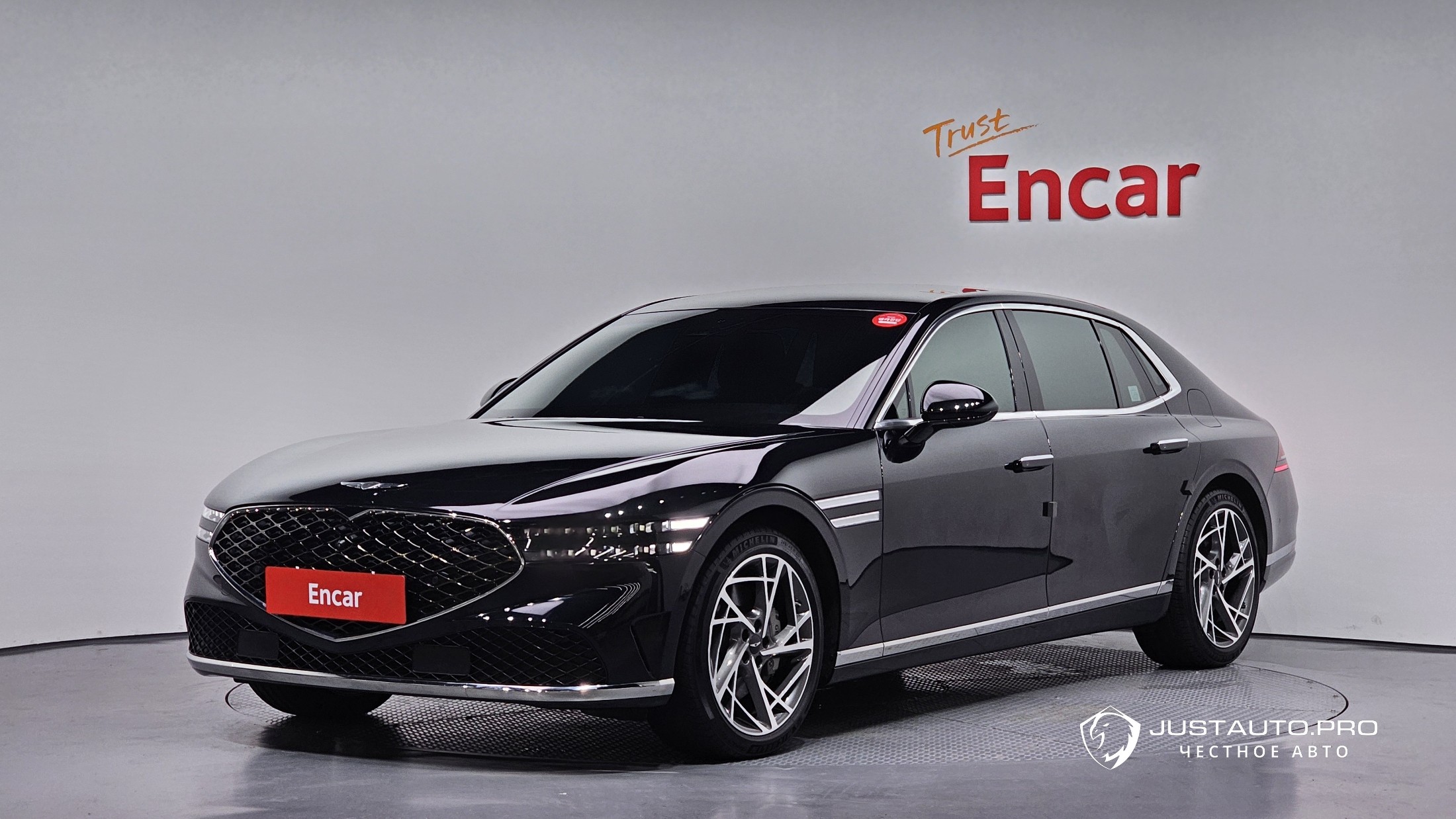 Автомобиль Genesis G90