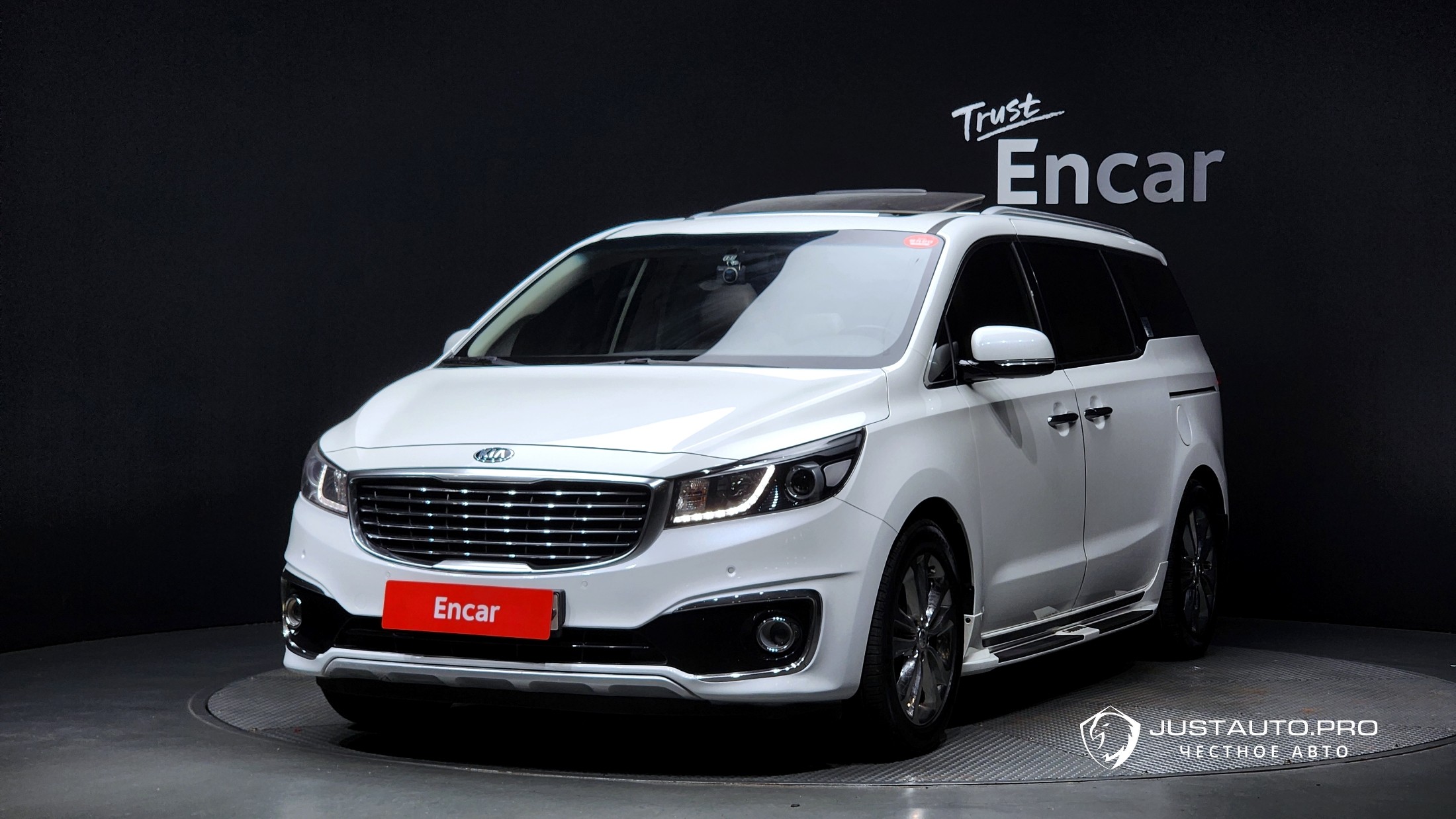 Автомобиль Kia Canival