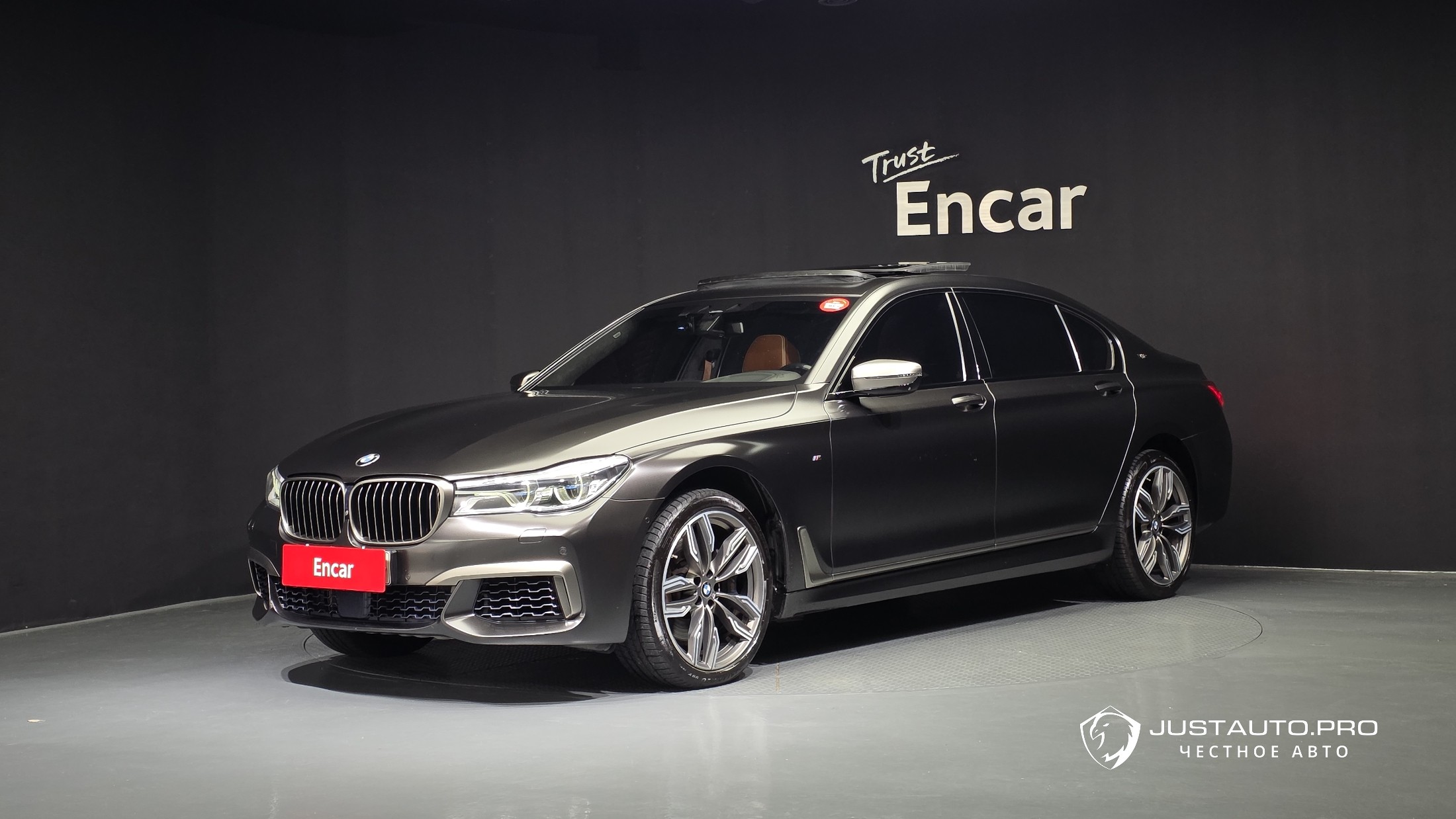 Автомобиль BMW 7-Series