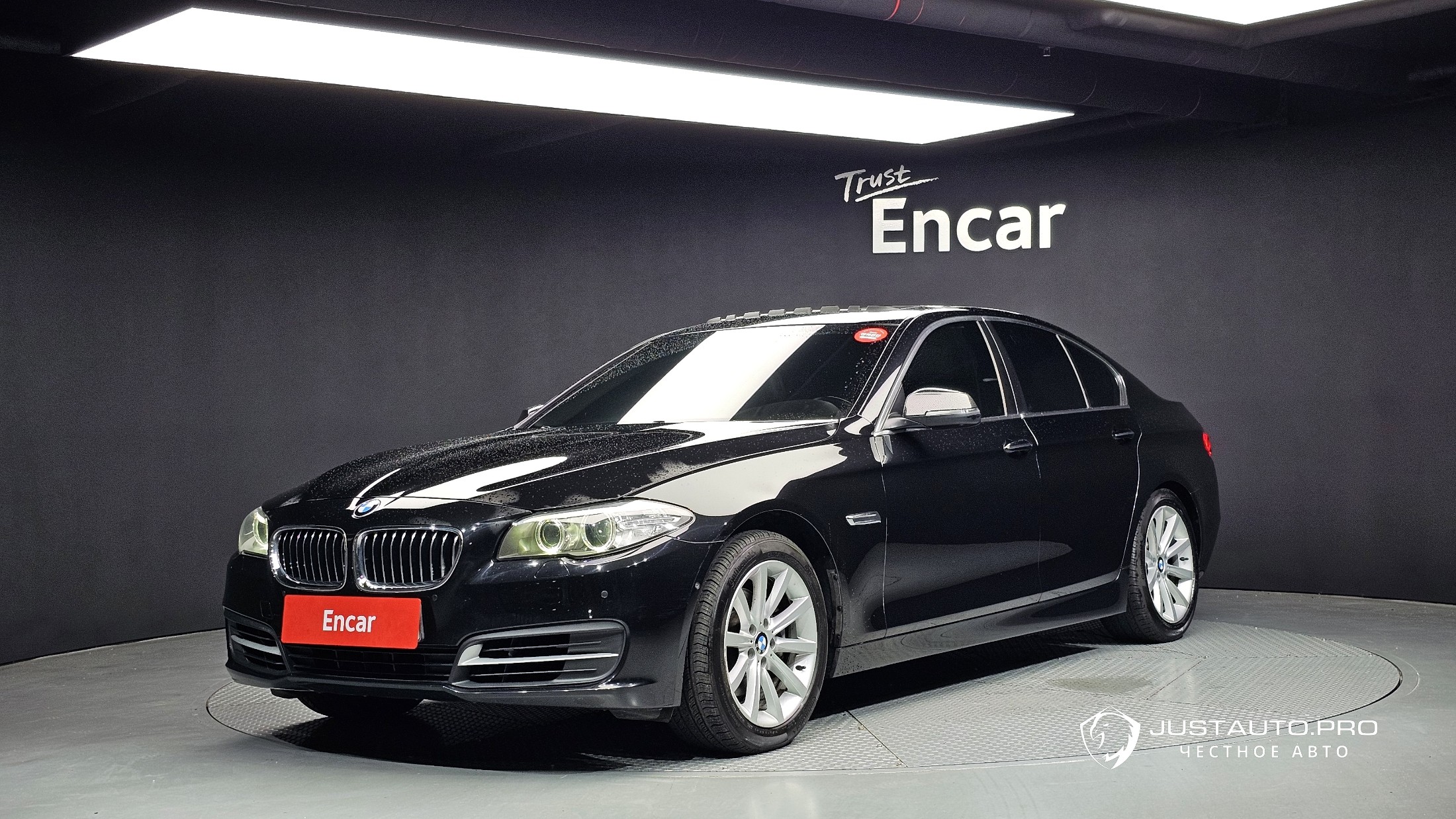 Автомобиль BMW 5-Series