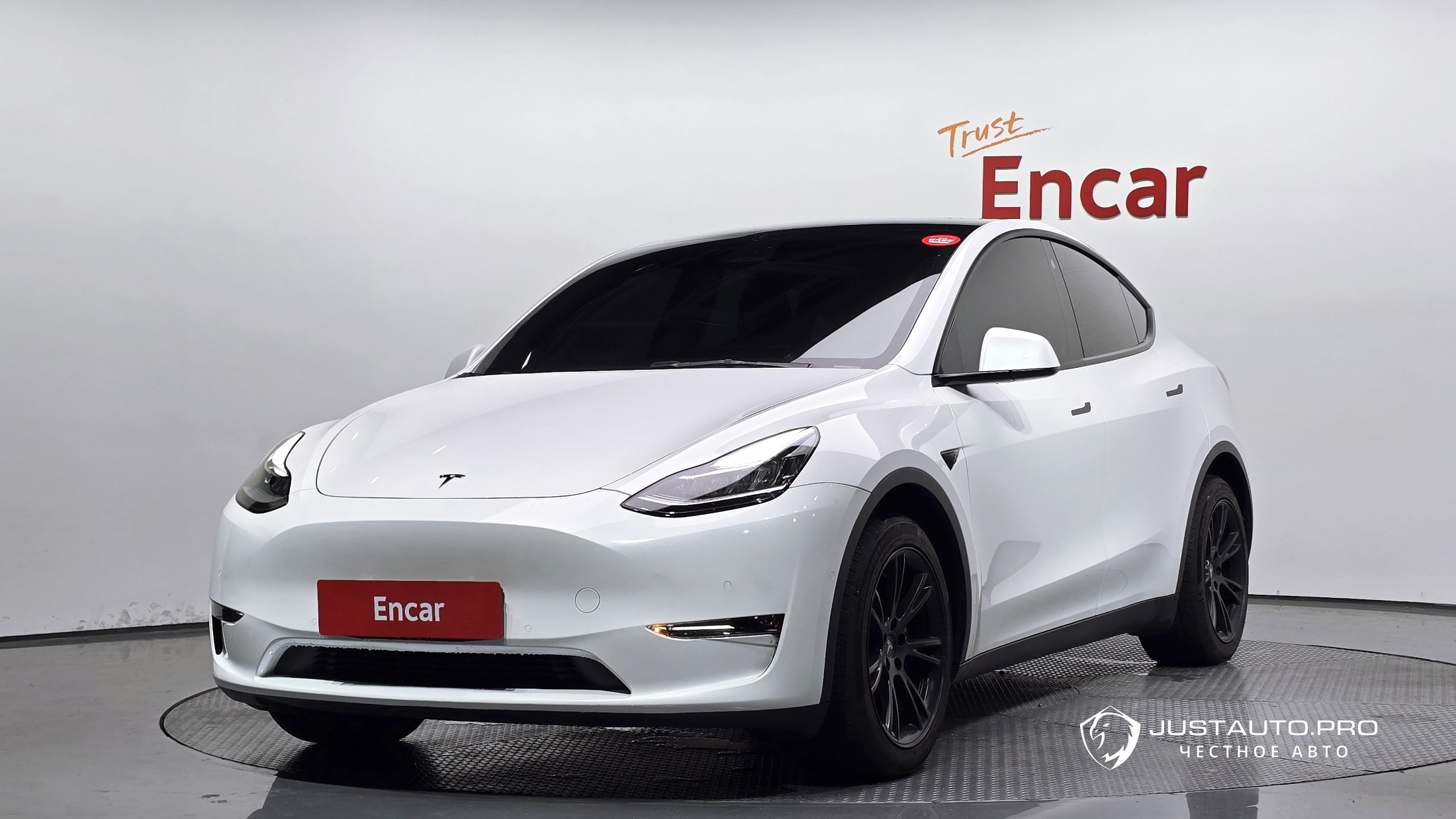 Автомобиль Tesla Model Y