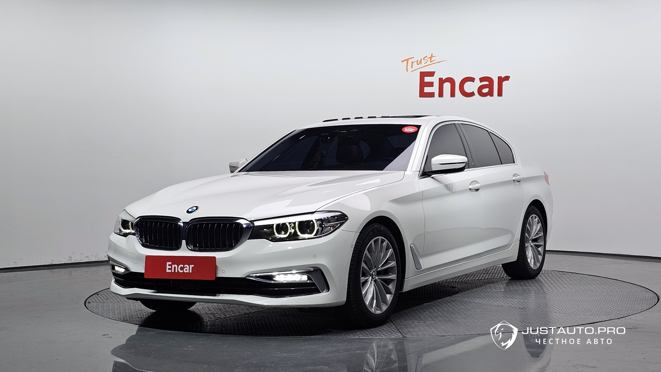 Автомобиль BMW 5-Series