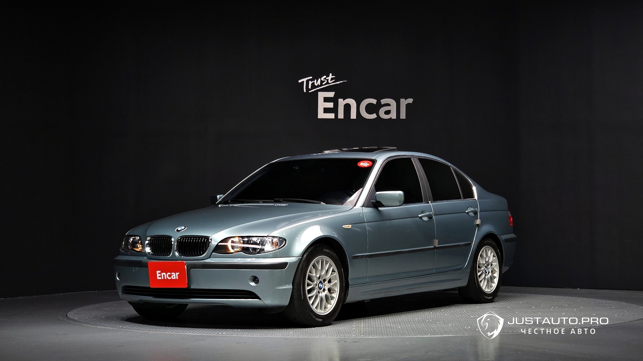 Автомобиль BMW 3-Series