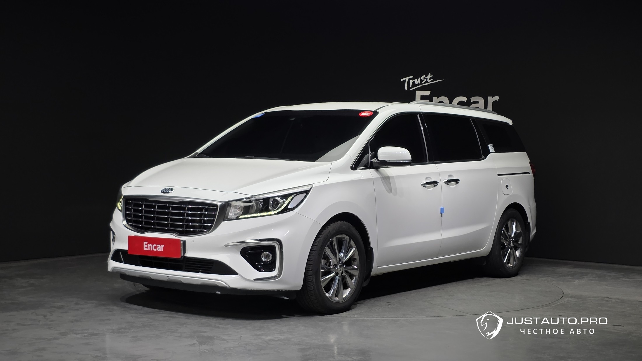 Автомобиль Kia Canival