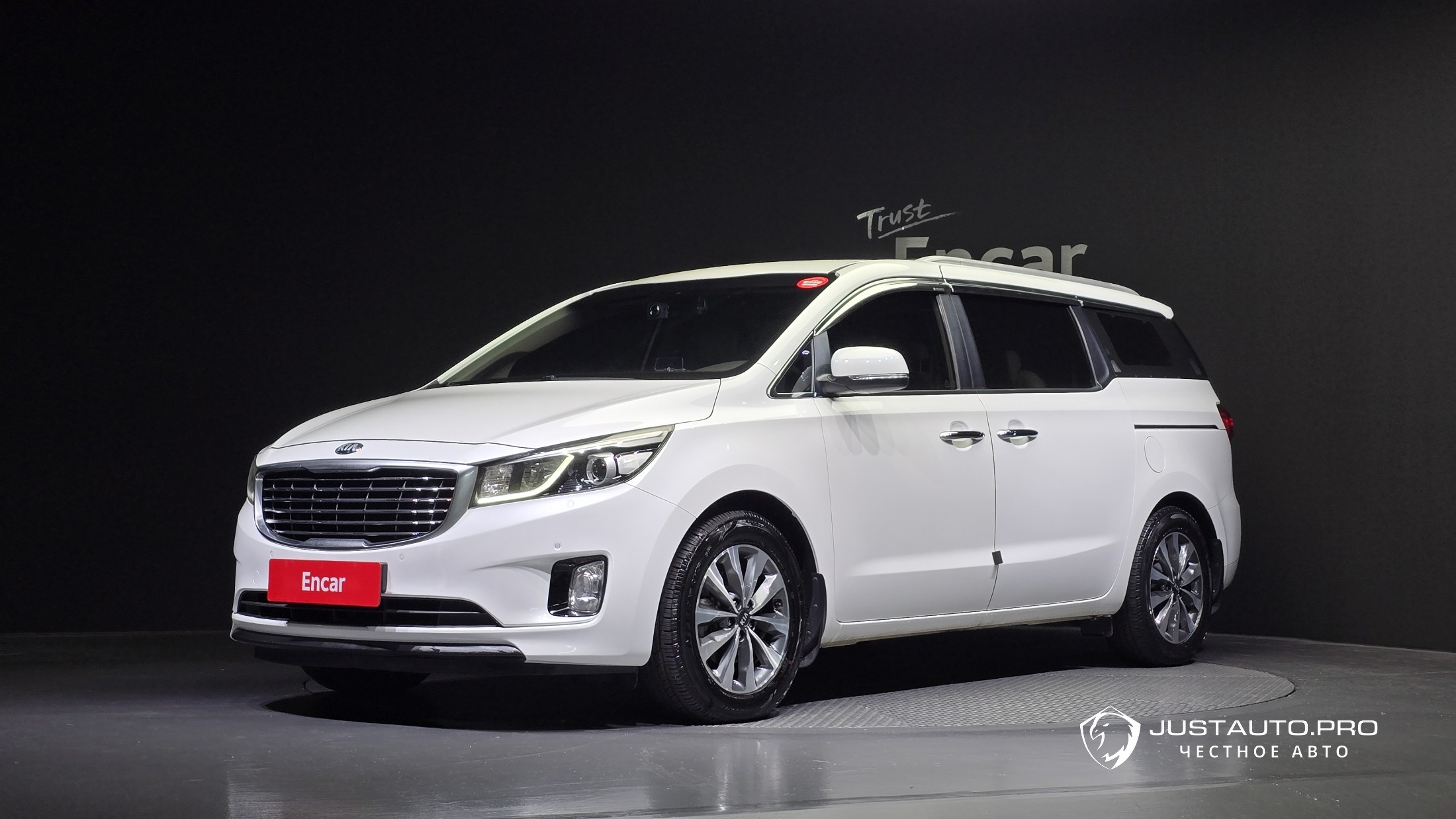 Автомобиль Kia Canival