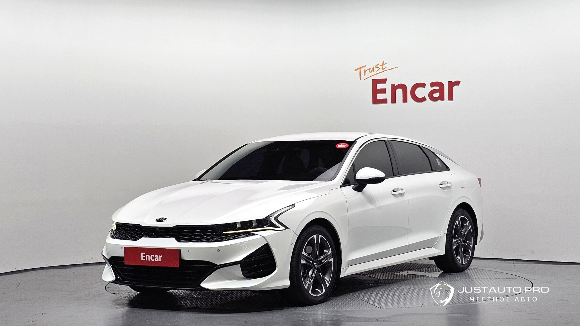 Автомобиль Kia K5