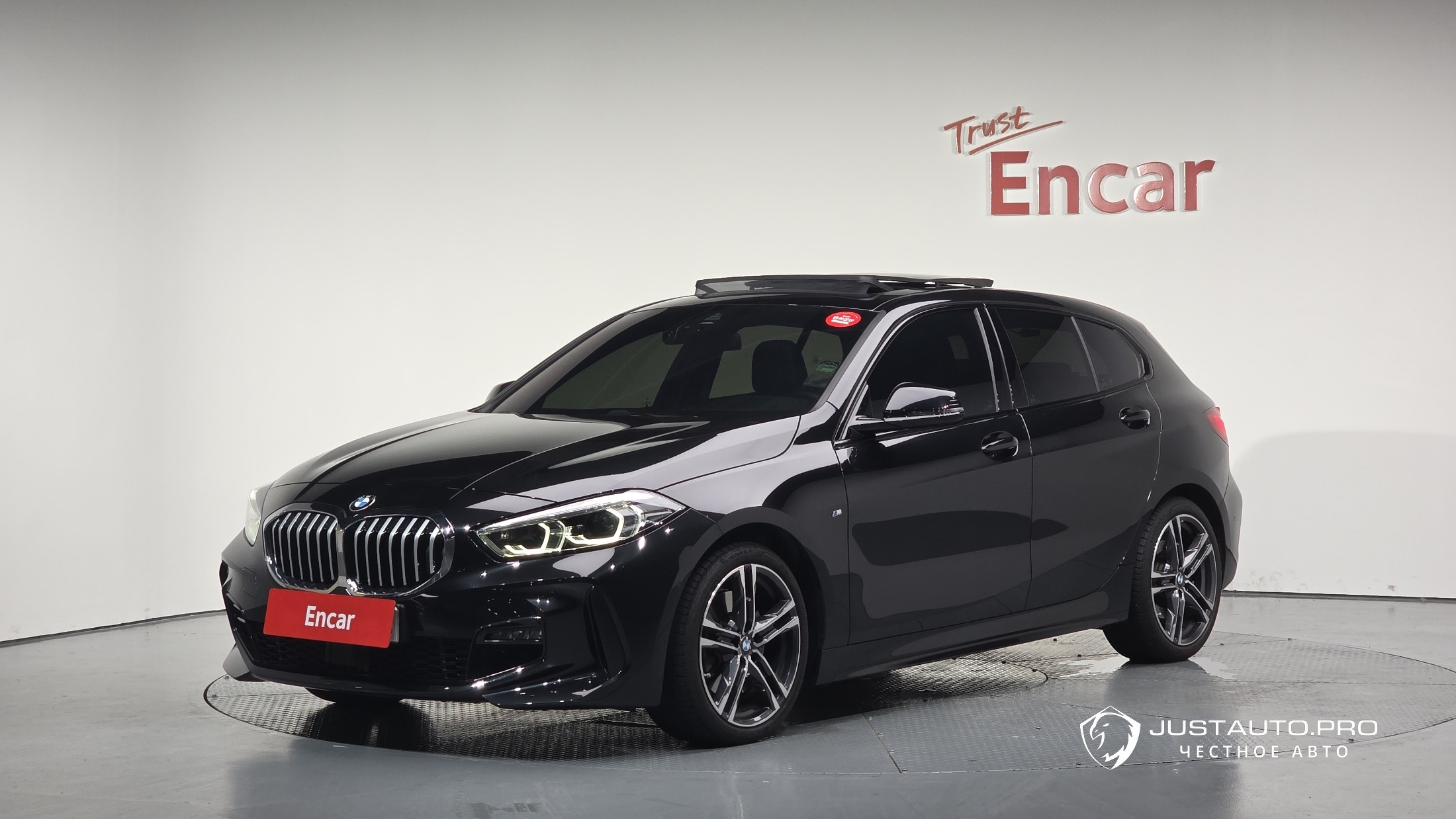 Автомобиль BMW 1-Series