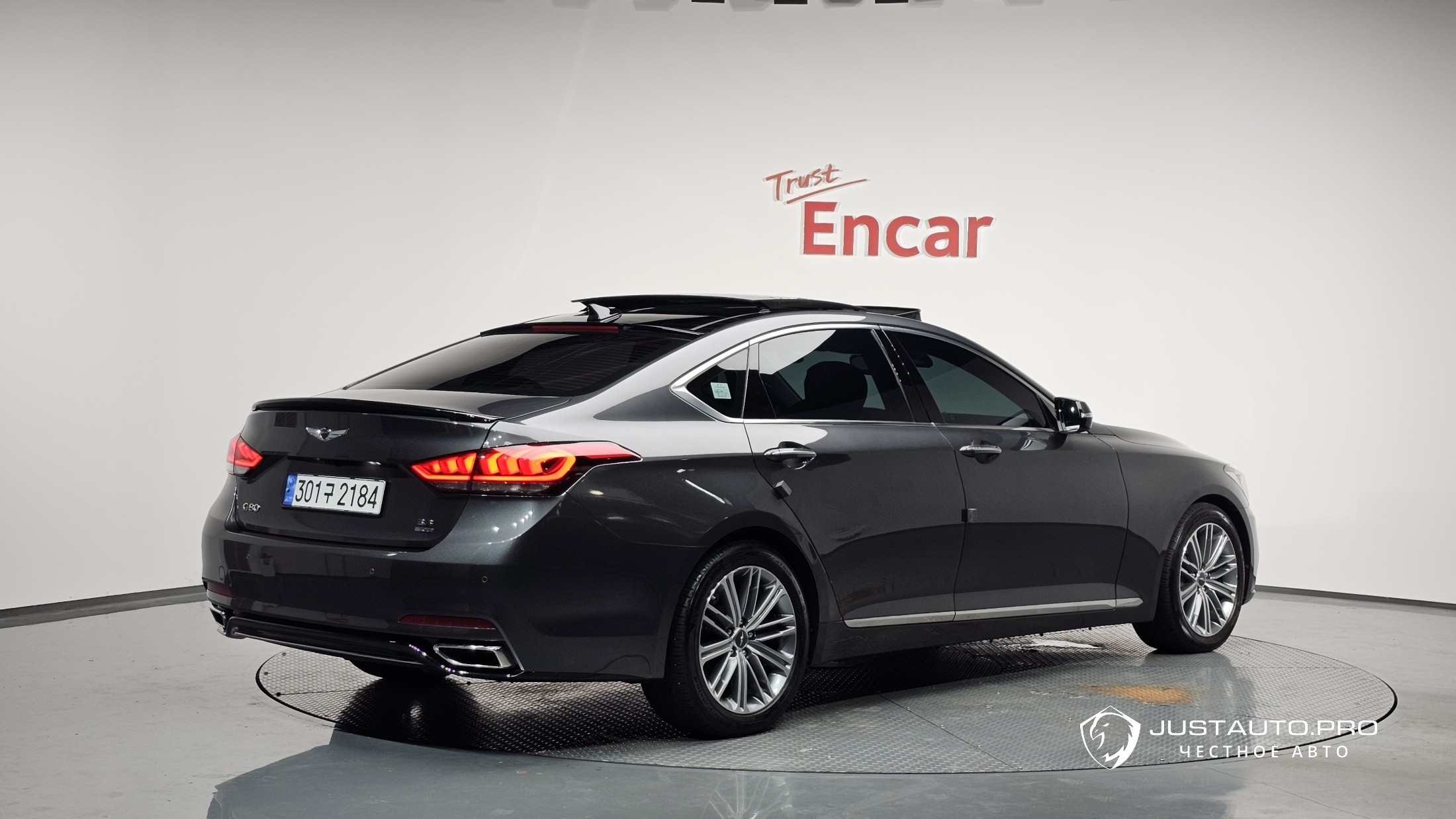 Автомобиль Genesis G80