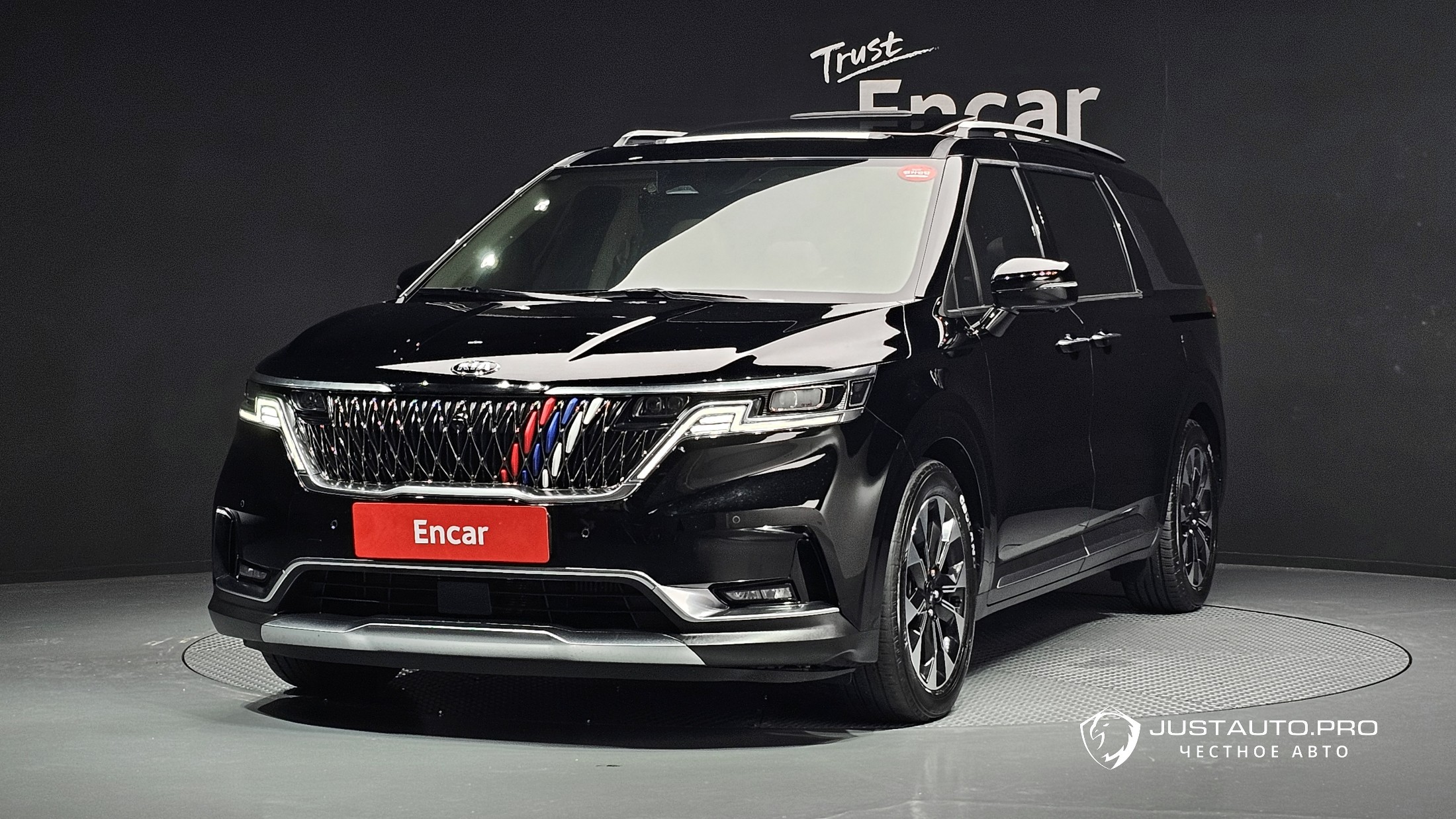 Автомобиль Kia Canival