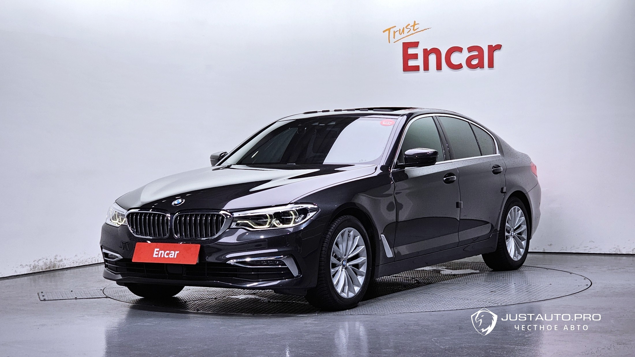Автомобиль BMW 5-Series